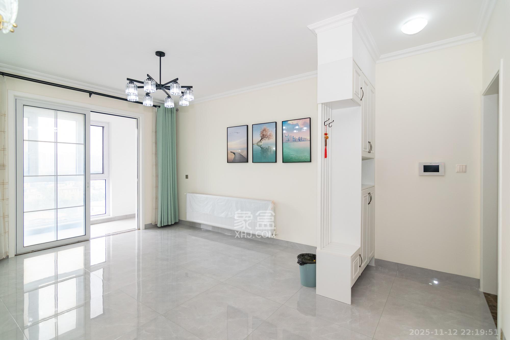 金地三千府（金地湖山樾、金地自在城）  3室2厅2卫    88.0万客厅