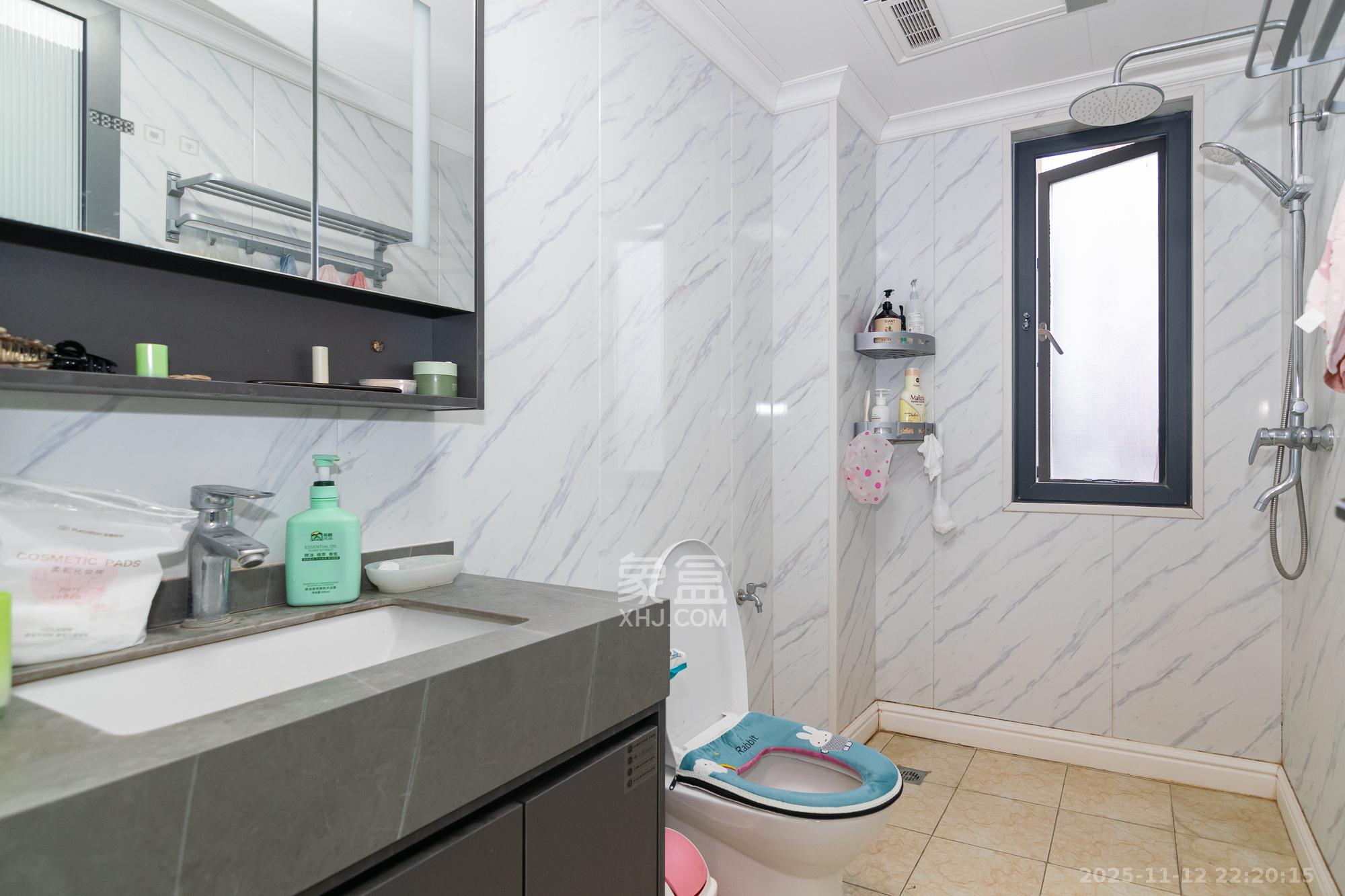 金地三千府(金地湖山樾、金地自在城) 4室3厅3卫 92.0万 金地三千府(金地湖山樾、金地自在城) 4室3厅3卫 92.0万卫生间