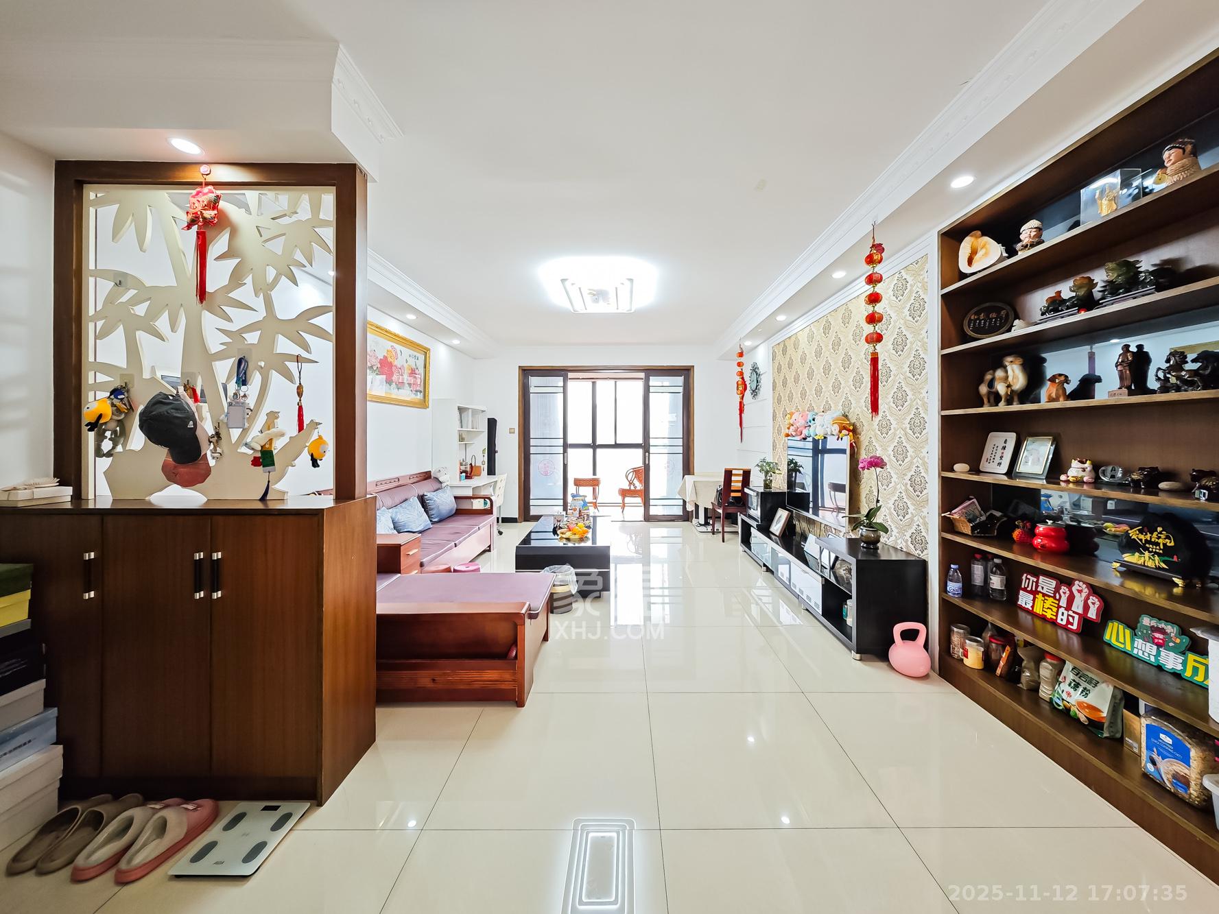 山语城一期 3室2厅2卫 98.0万 山语城一期 3室2厅2卫 98.0万客厅