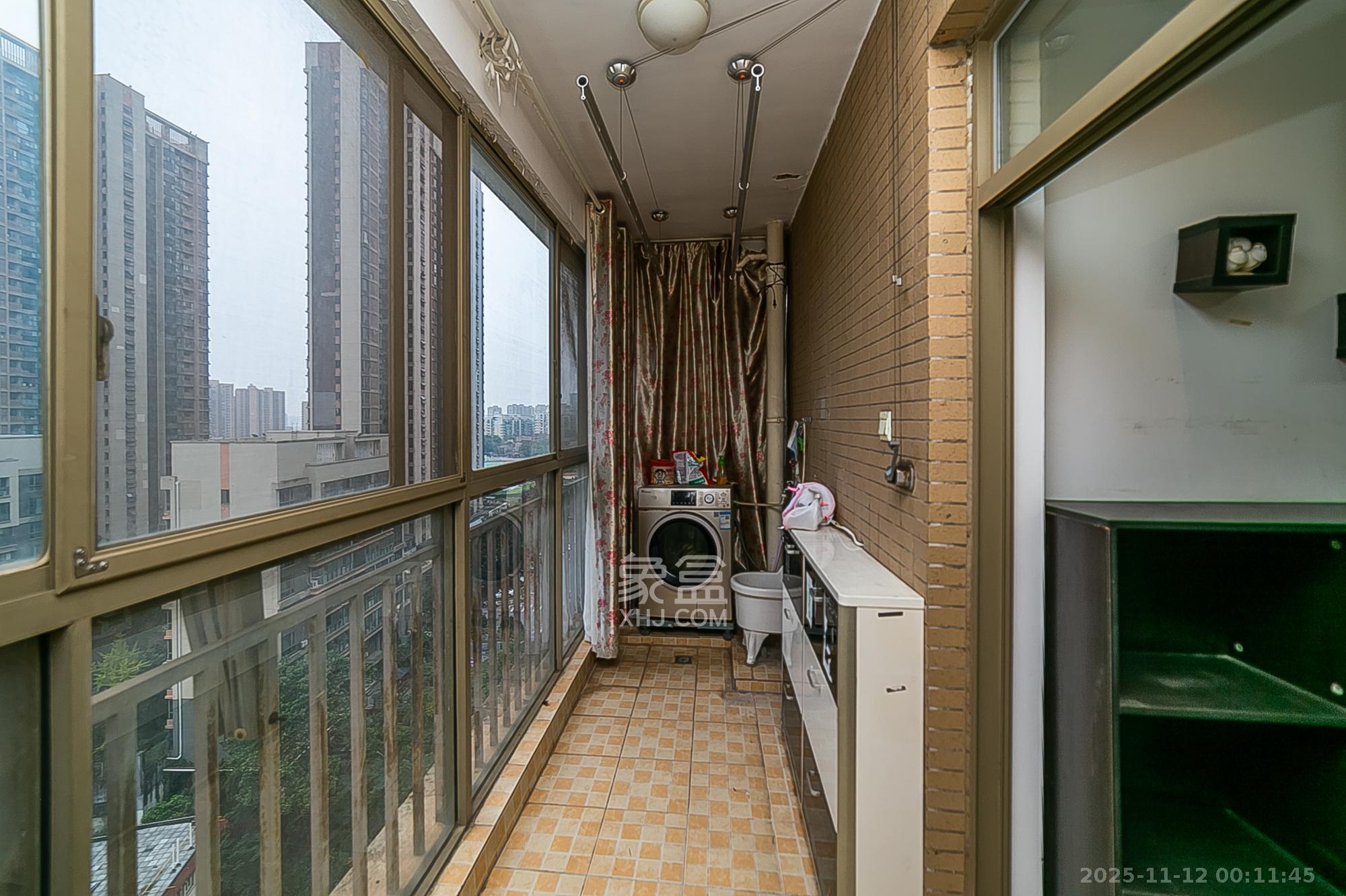 层上观邸 3室2厅2卫 95.0万 层上观邸 3室2厅2卫 95.0万阳台