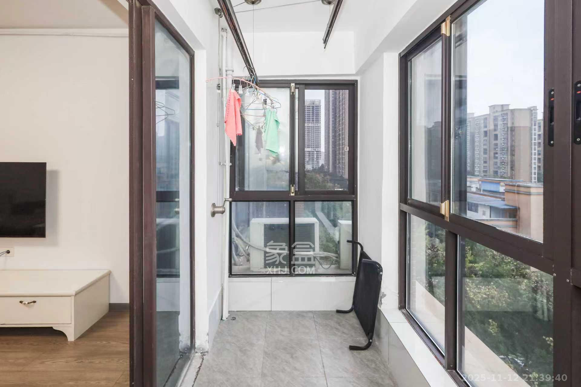 中冶中央公园 3室2厅1卫 2600.0元/月 中冶中央公园 3室2厅1卫 2600.0元/月室内图