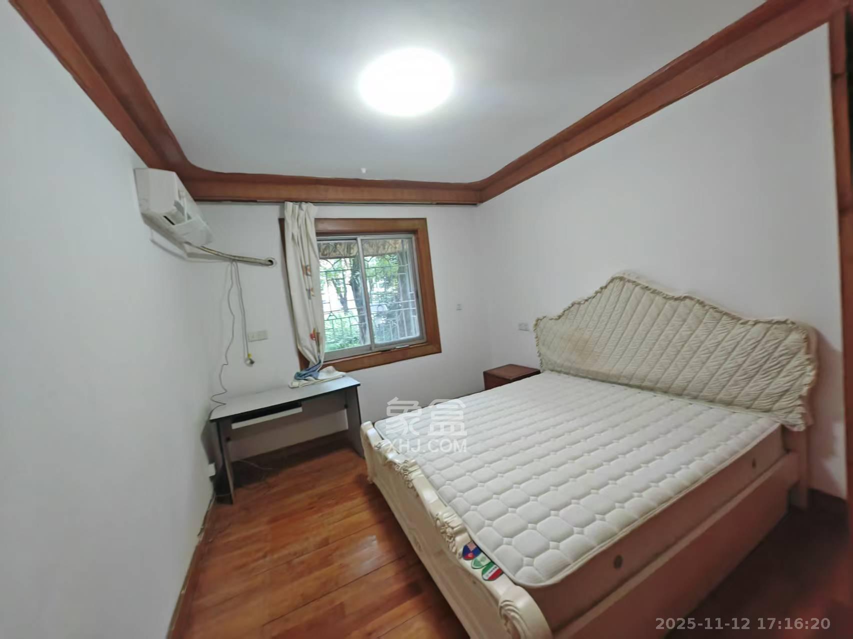 高家坪住宅新区  3室2厅2卫    3200.0元/月室内图