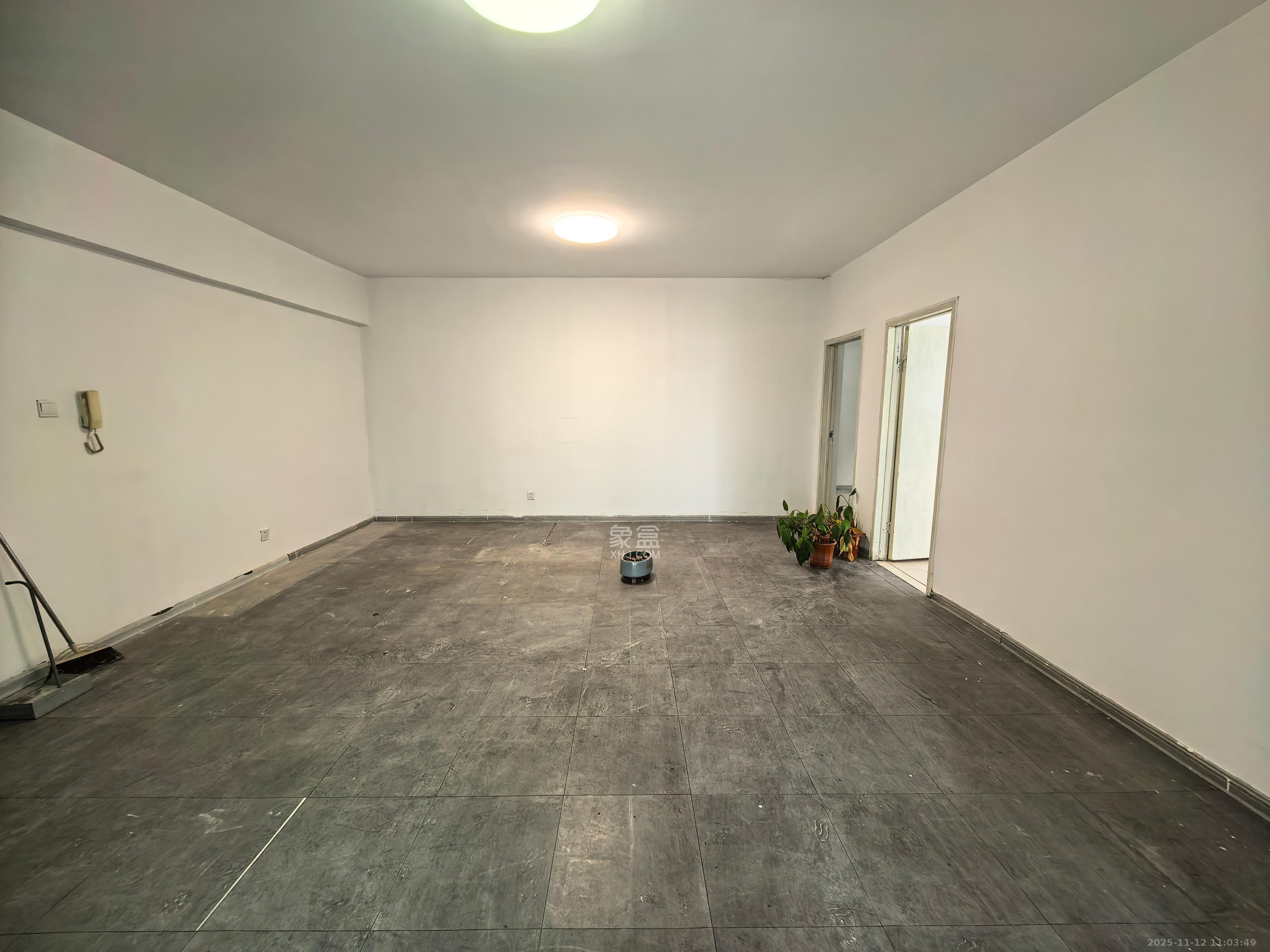 华菱新城地标  1室1厅1卫    2800.0元/月室内图