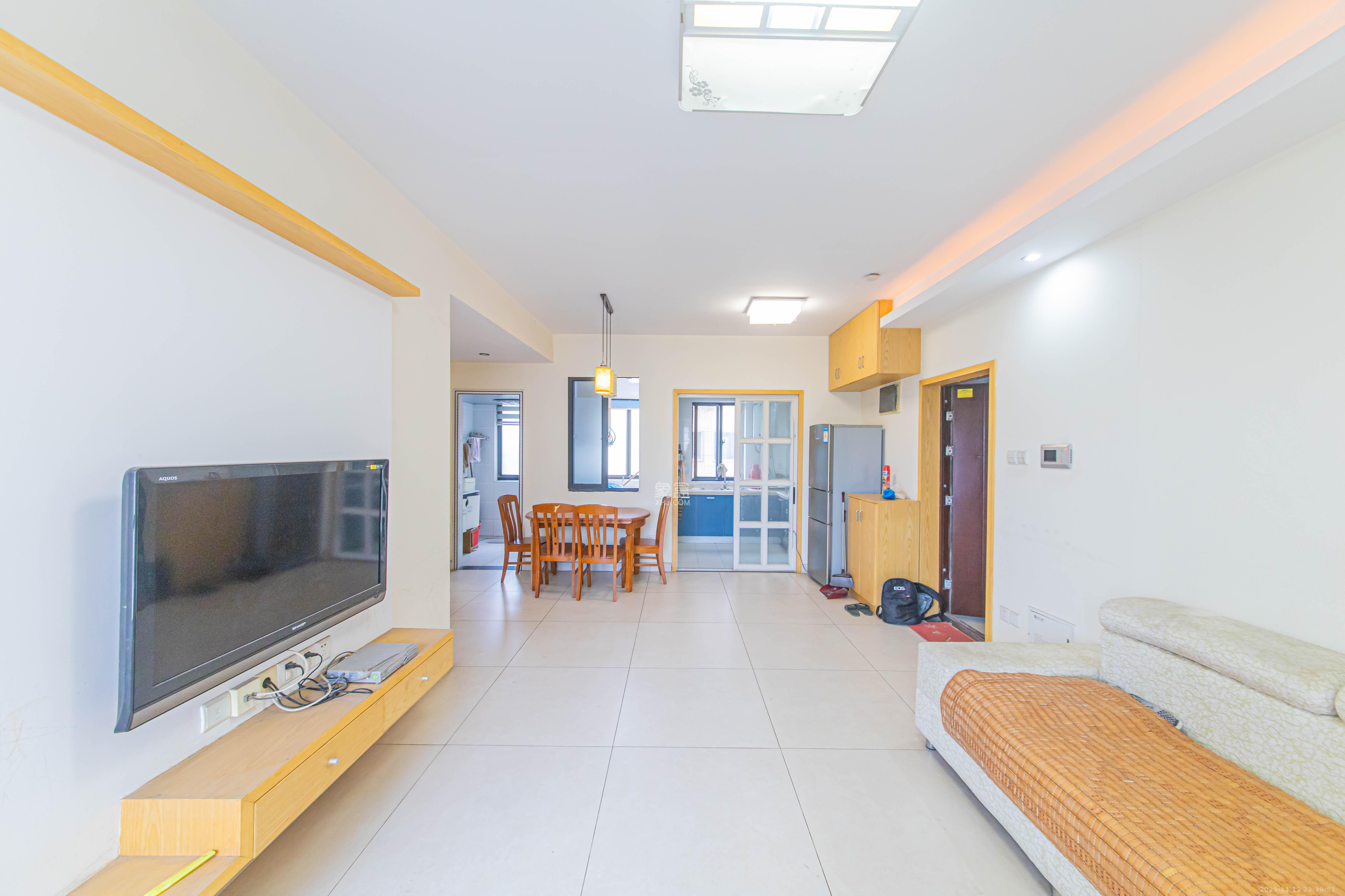 保利花园  3室2厅1卫    80.0万客厅