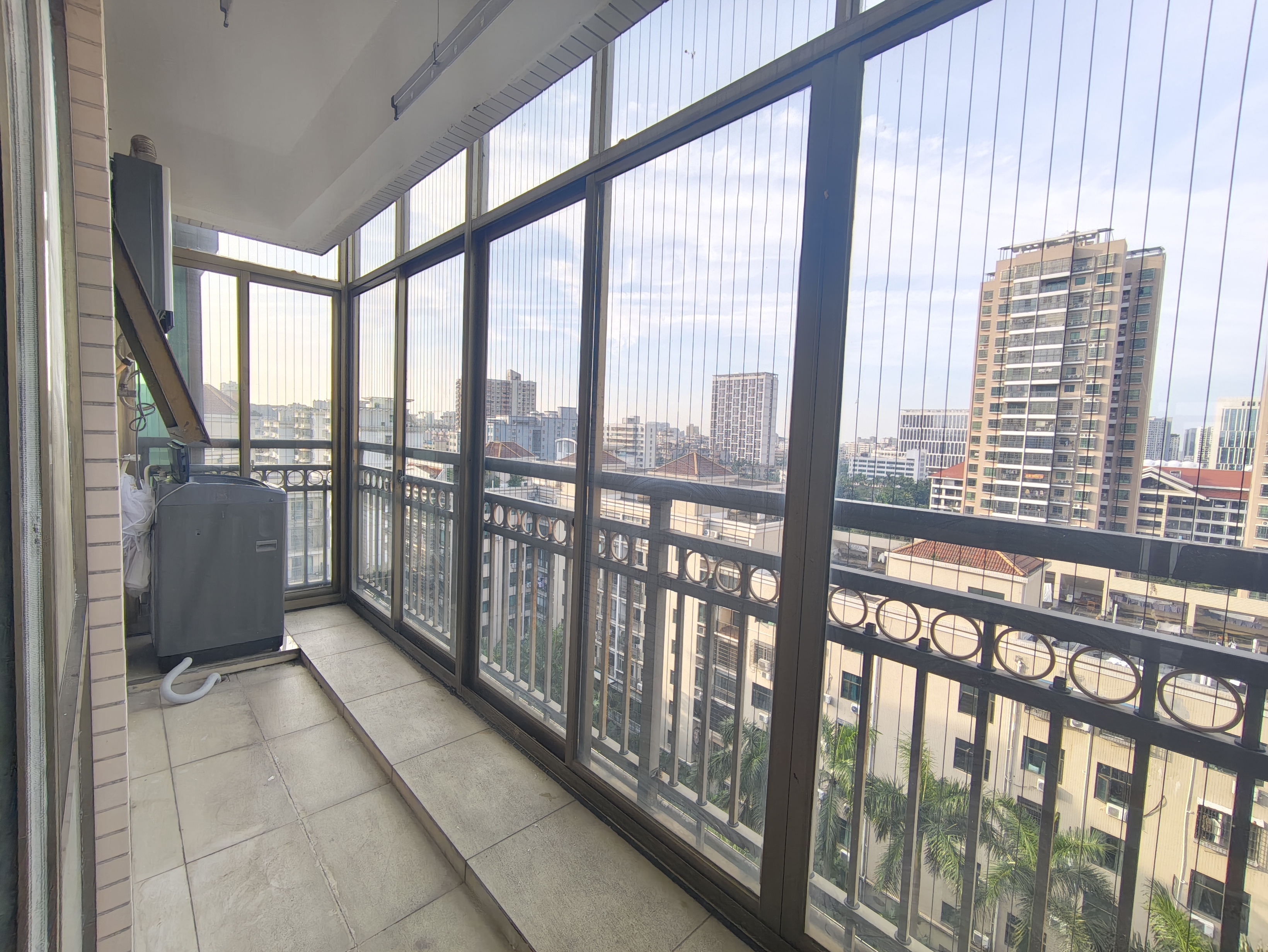 蓝海佳园 4室2厅2卫 3400.0元/月 蓝海佳园 4室2厅2卫 3400.0元/月室内图