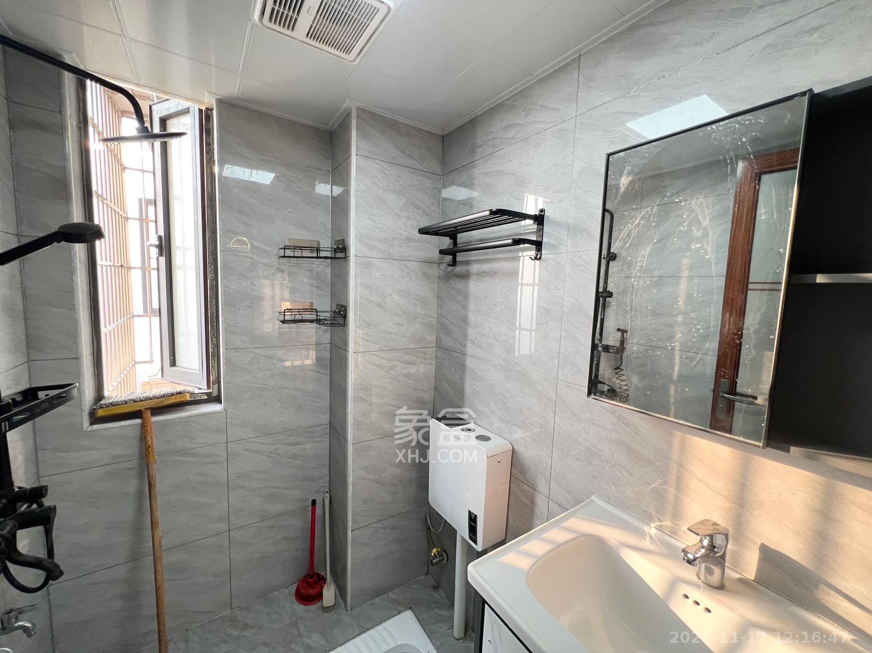 东合新苑  2室2厅1卫    2000.0元/月室内图