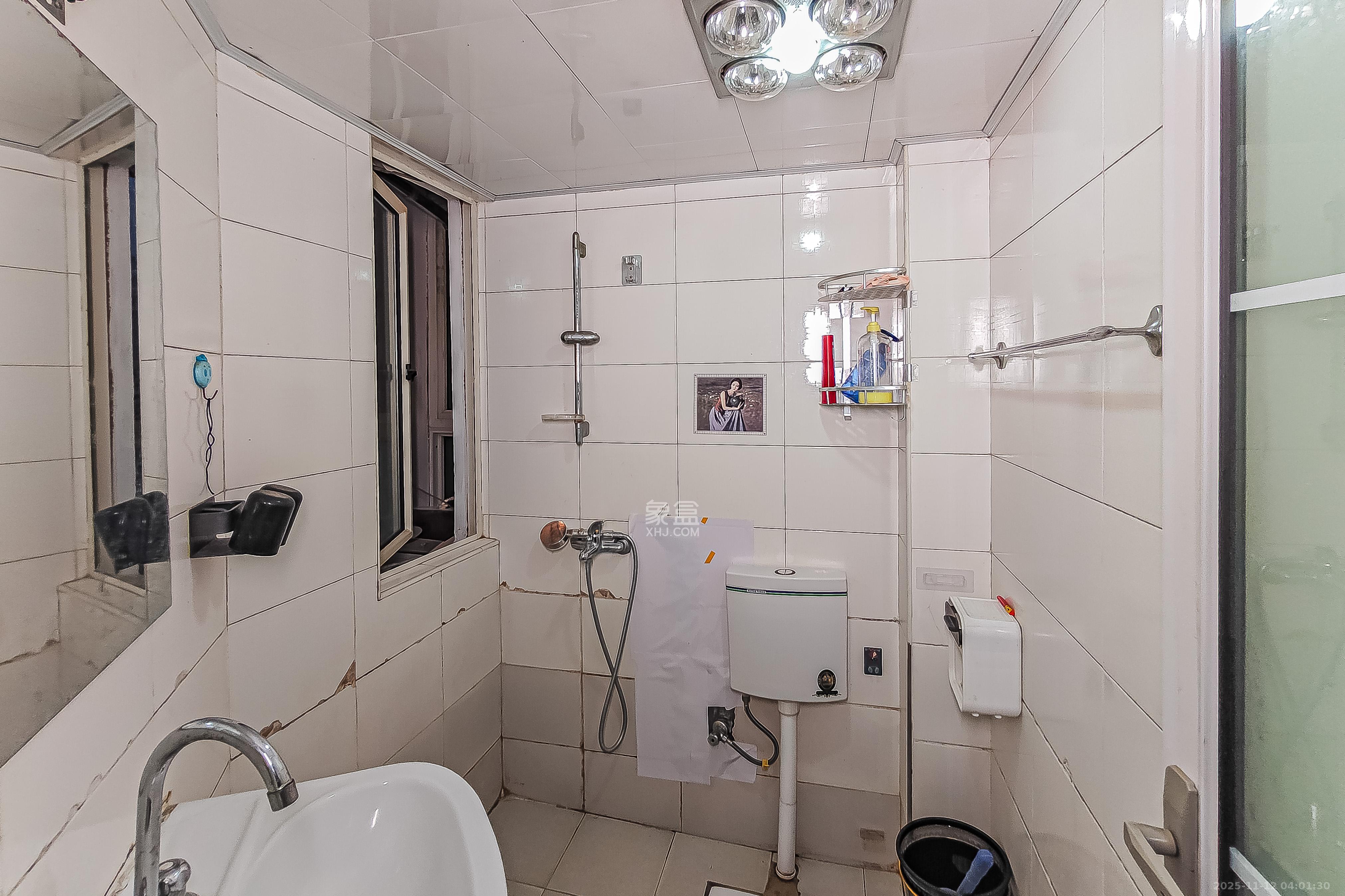 白沙晶城  1室1厅1卫    37.0万卫生间