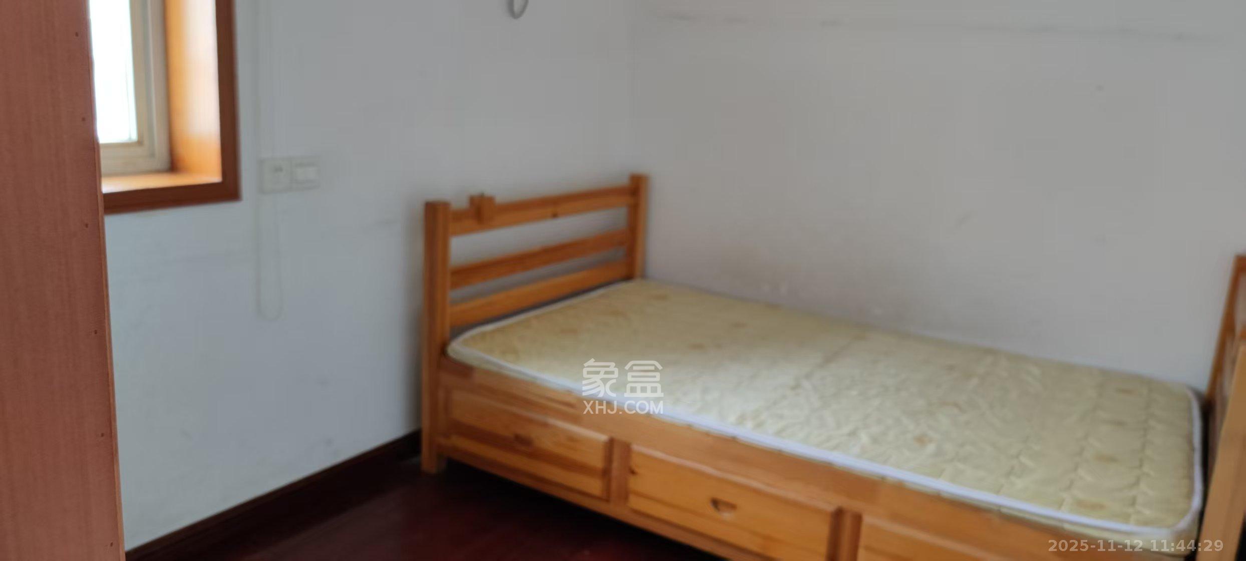 新星小区 4室2厅2卫 2100.0元/月 新星小区 4室2厅2卫 2100.0元/月室内图