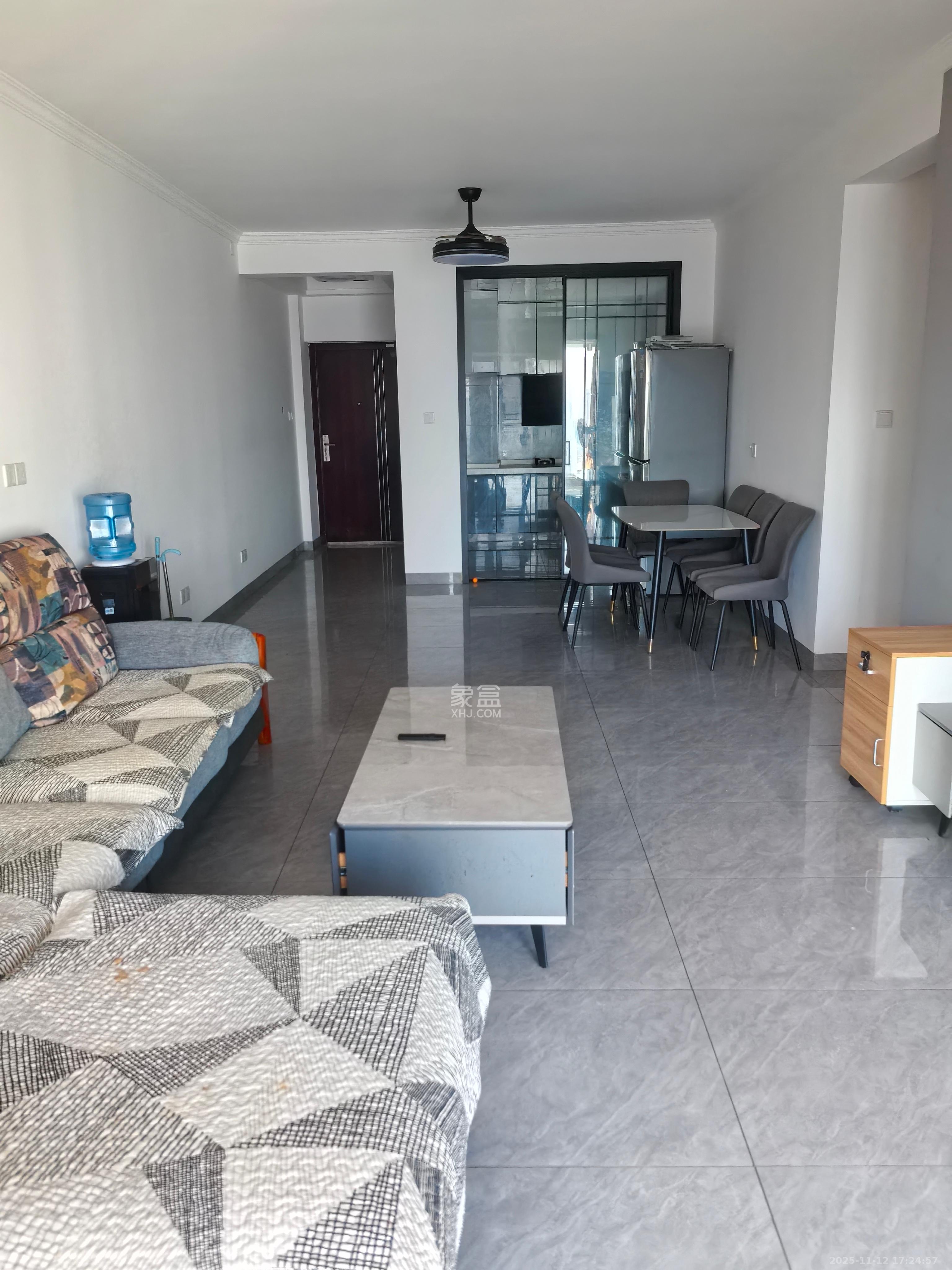 盛地东方芯府  3室2厅2卫    2400.0元/月