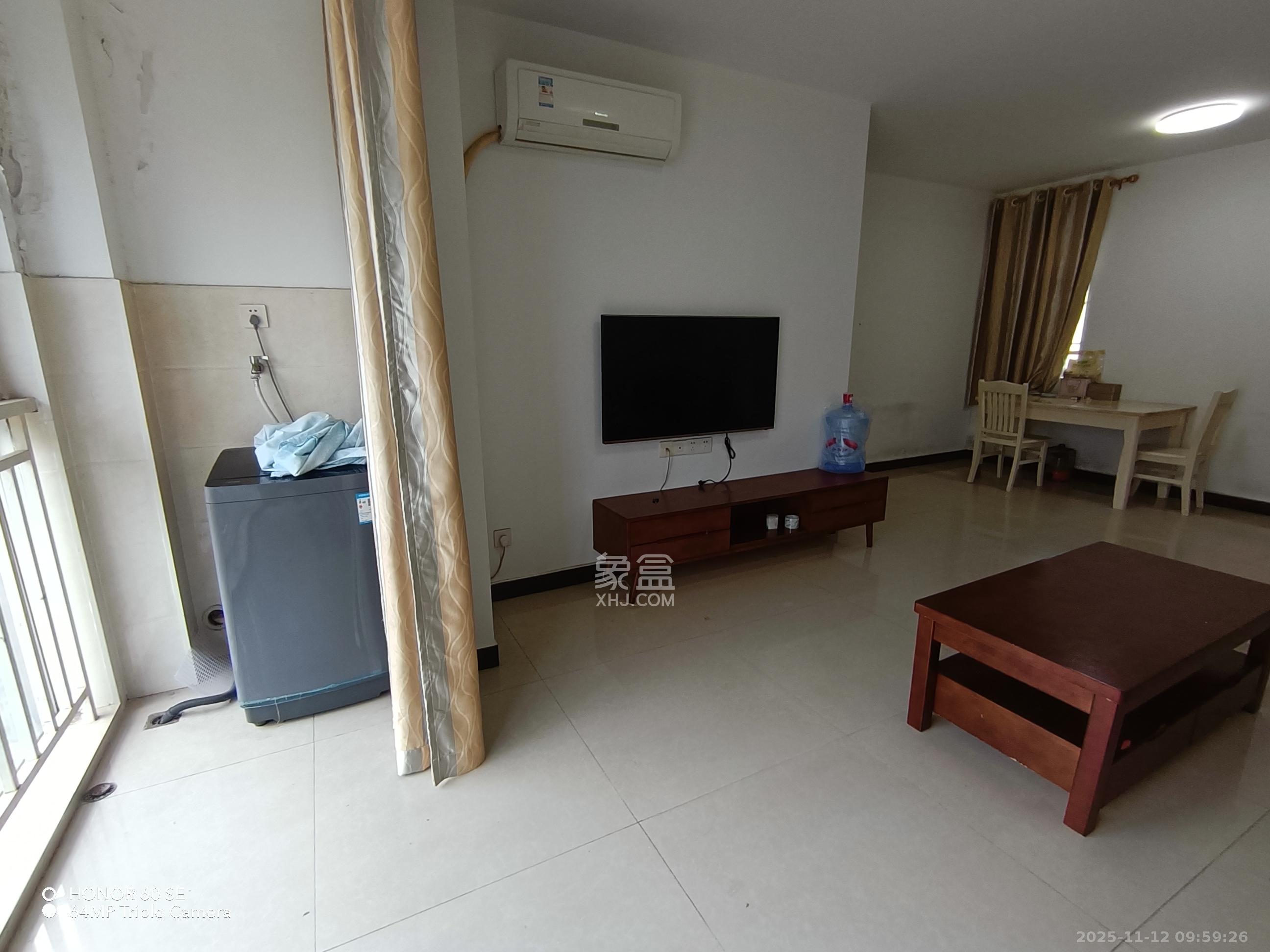 谷山乐园二期  3室2厅1卫    1900.0元/月室内图