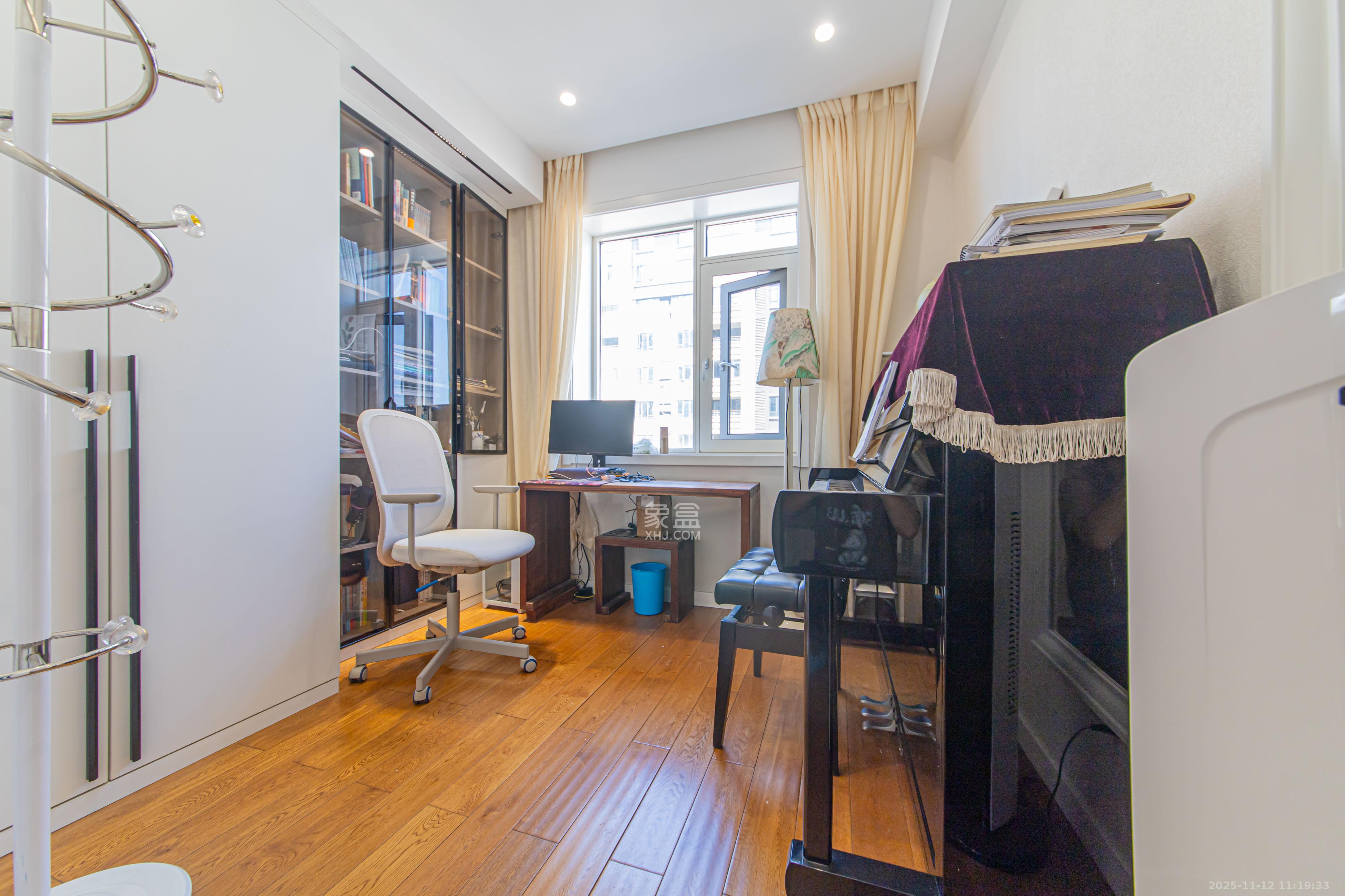 和泓融成府 3室2厅2卫 3200.0元/月 和泓融成府 3室2厅2卫 3200.0元/月室内图