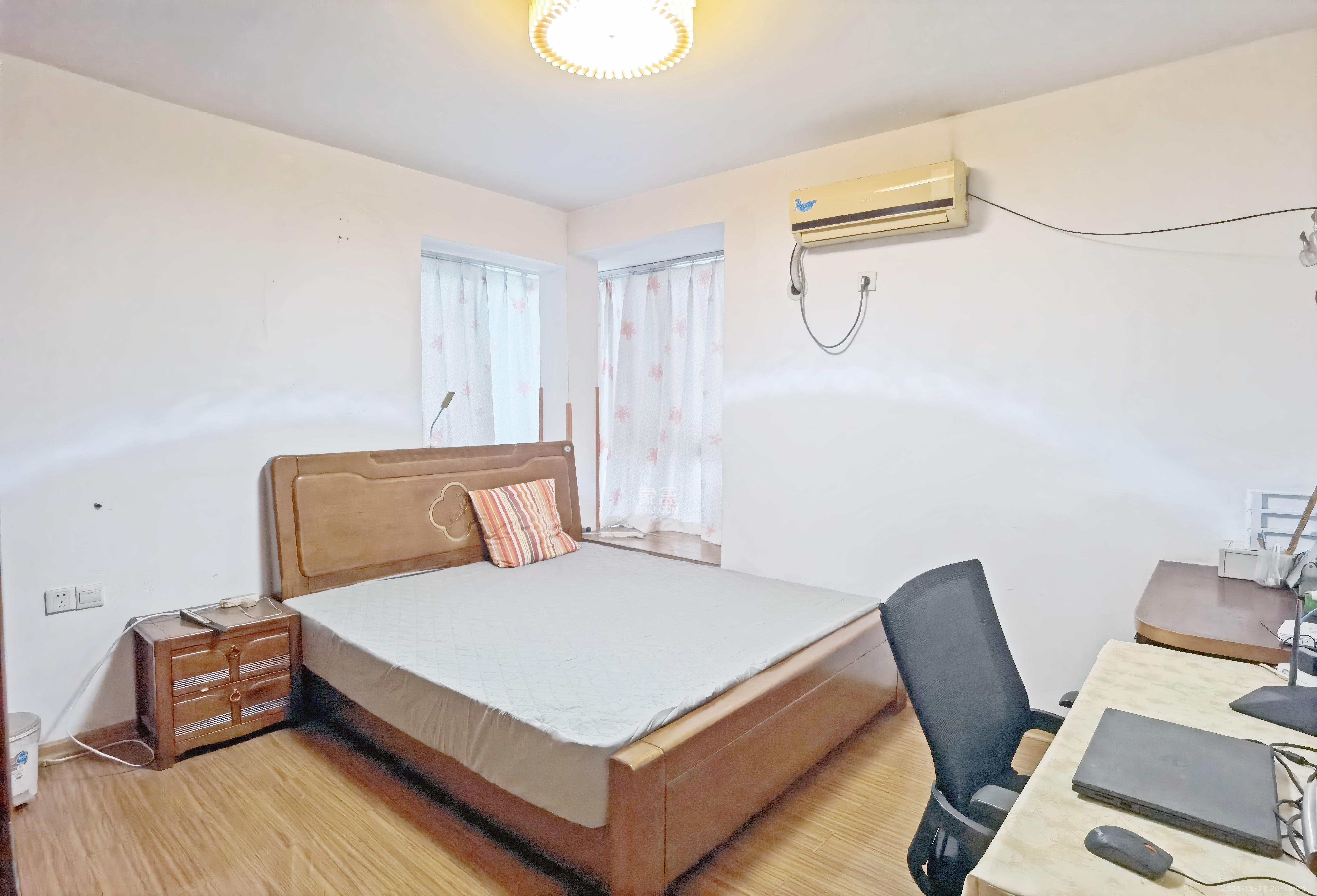 德润园 5室2厅1卫 72.0万 德润园 5室2厅1卫 72.0万卧室