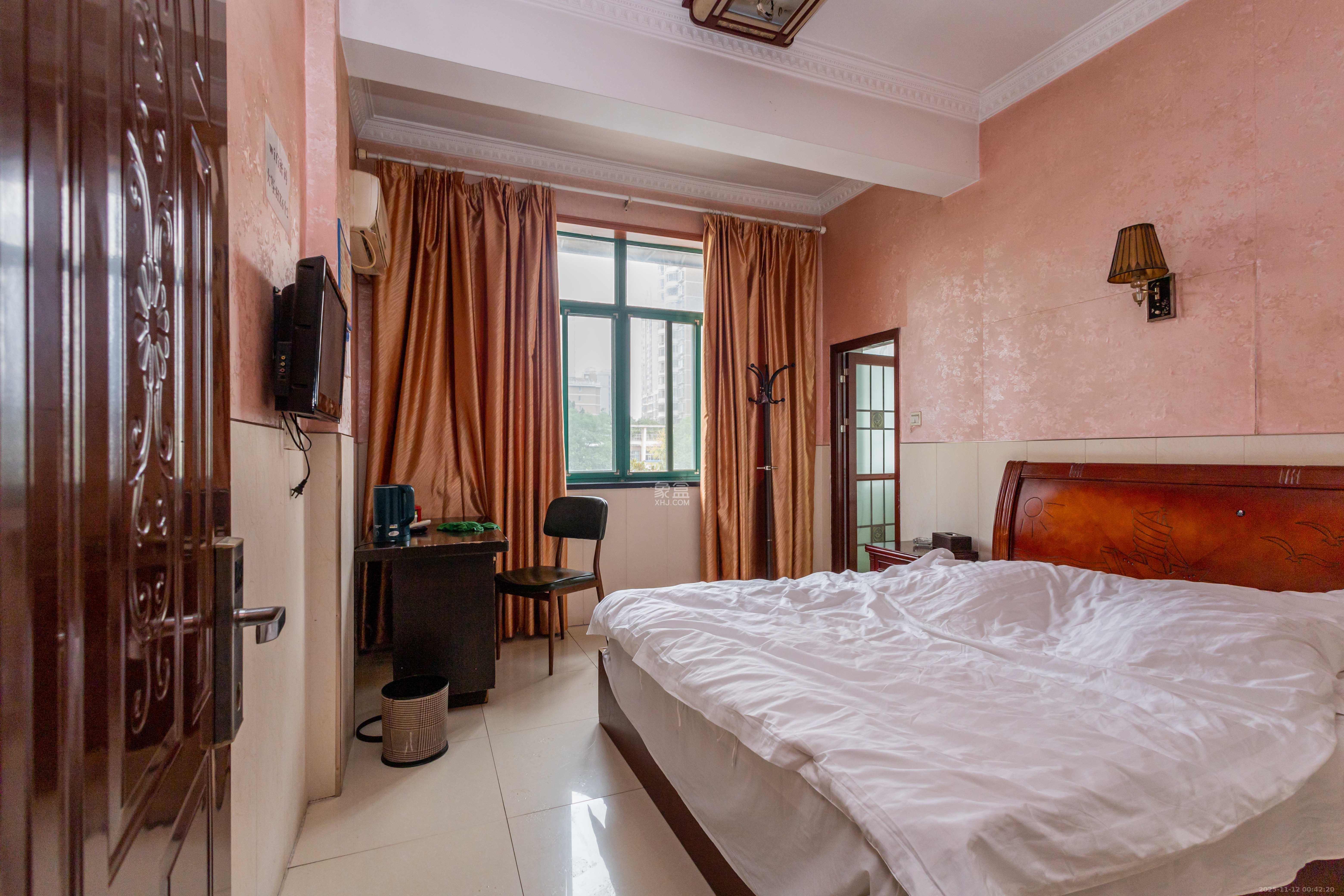 星沙国际物流园/泉星社区 7室7厅7卫 120.0万 星沙国际物流园/泉星社区 7室7厅7卫 120.0万客厅