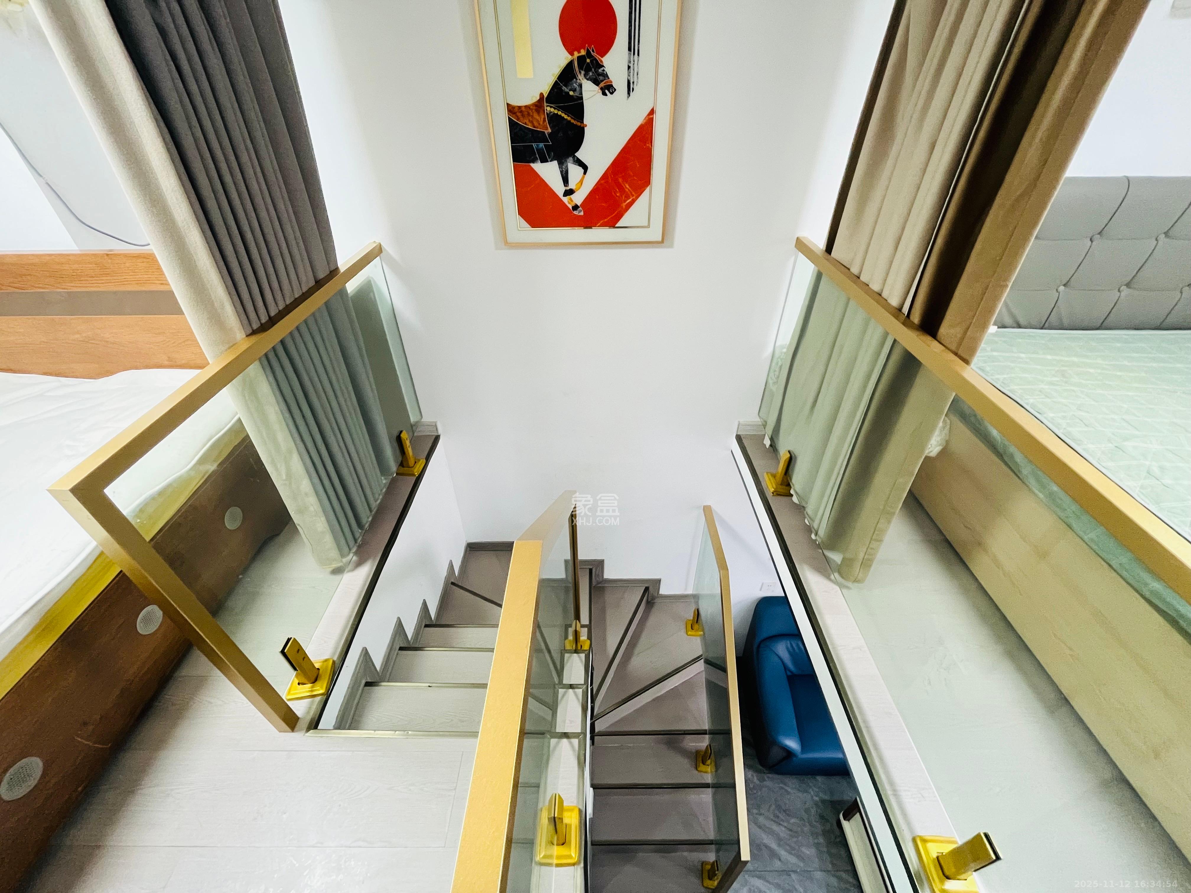 卓越江岸  2室1厅1卫    2300.0元/月室内图