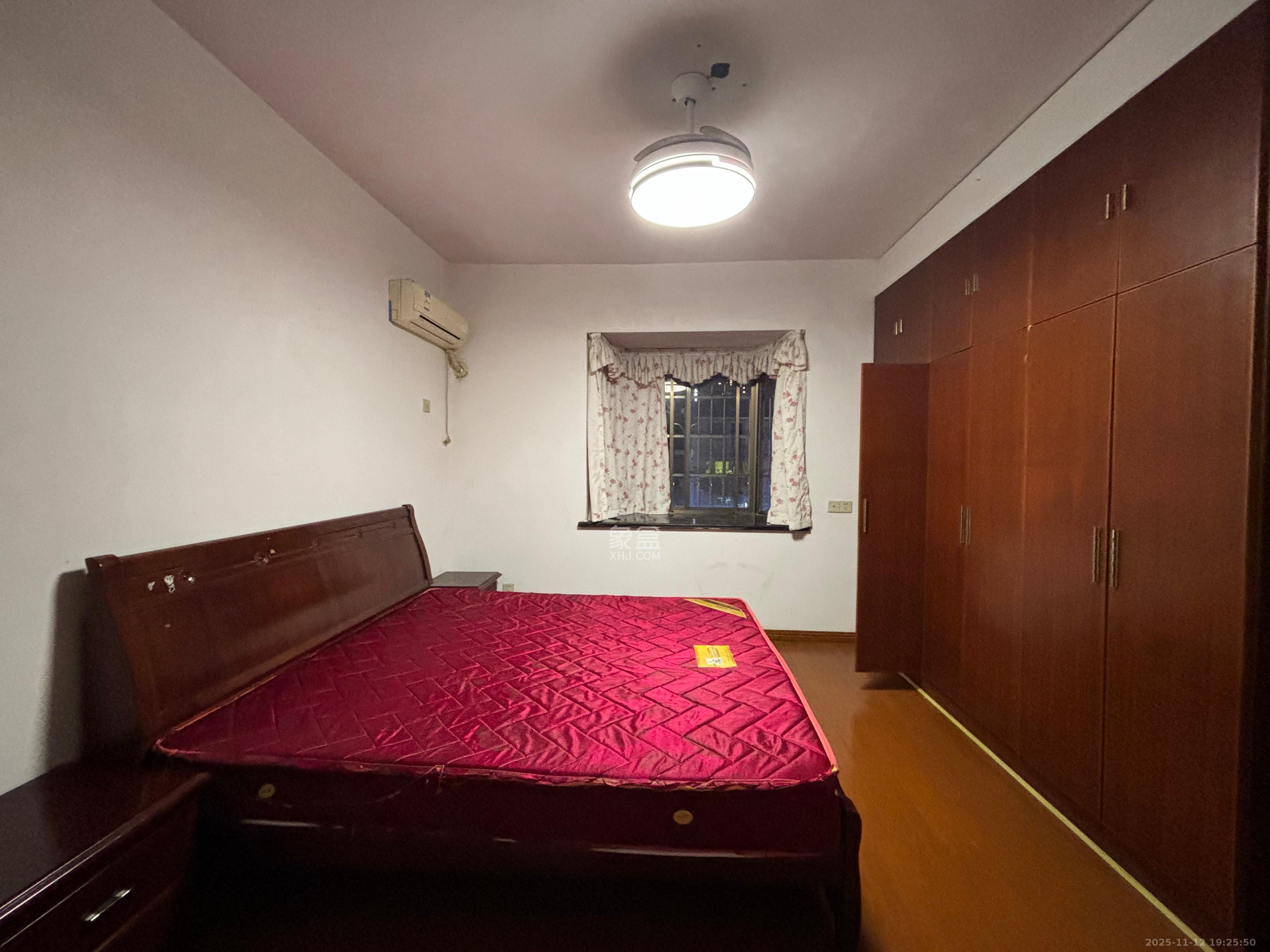 岳北社区  3室1厅2卫    2400.0元/月室内图