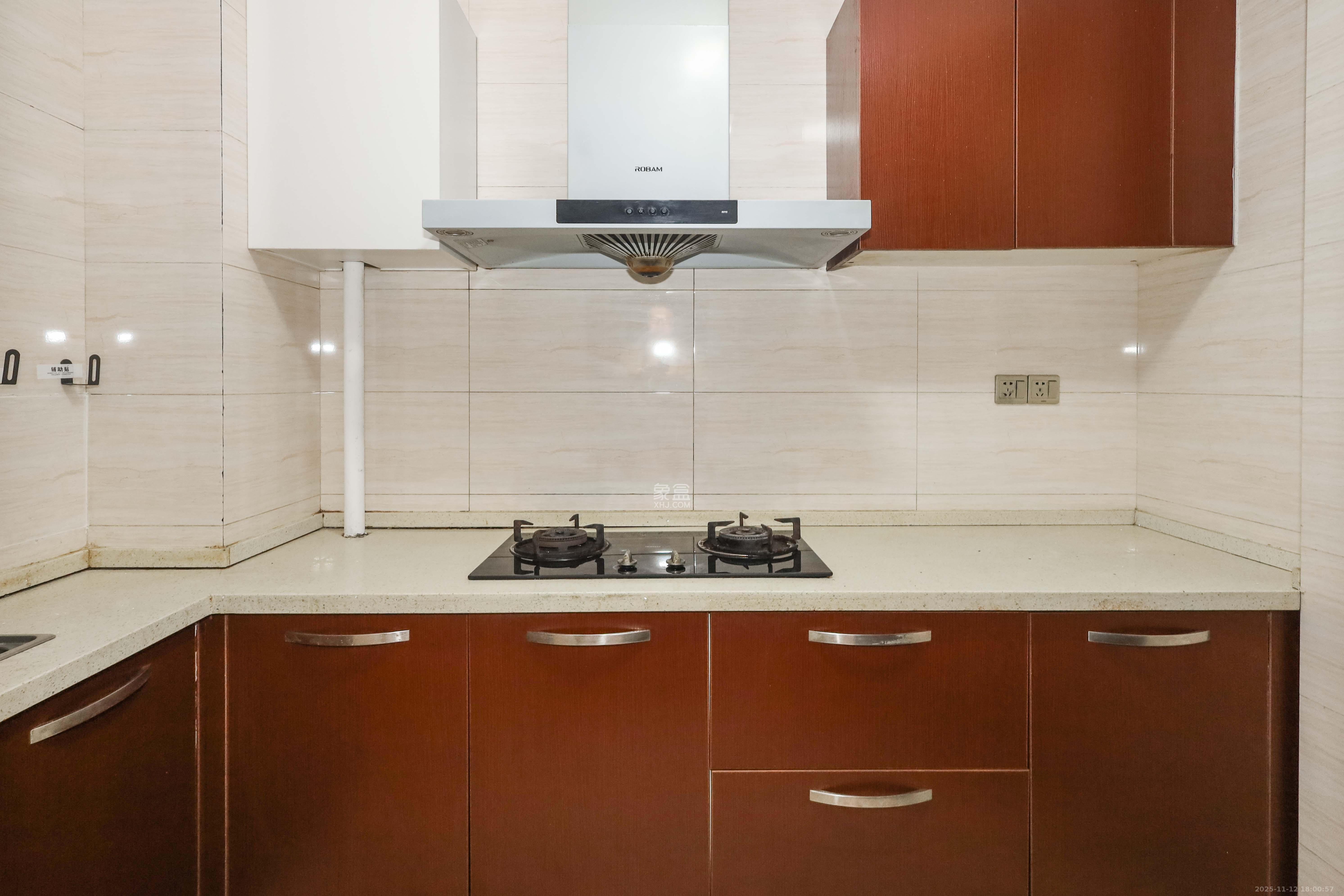 好莱城(弘德西街) 2室2厅1卫 58.0万 好莱城(弘德西街) 2室2厅1卫 58.0万厨房