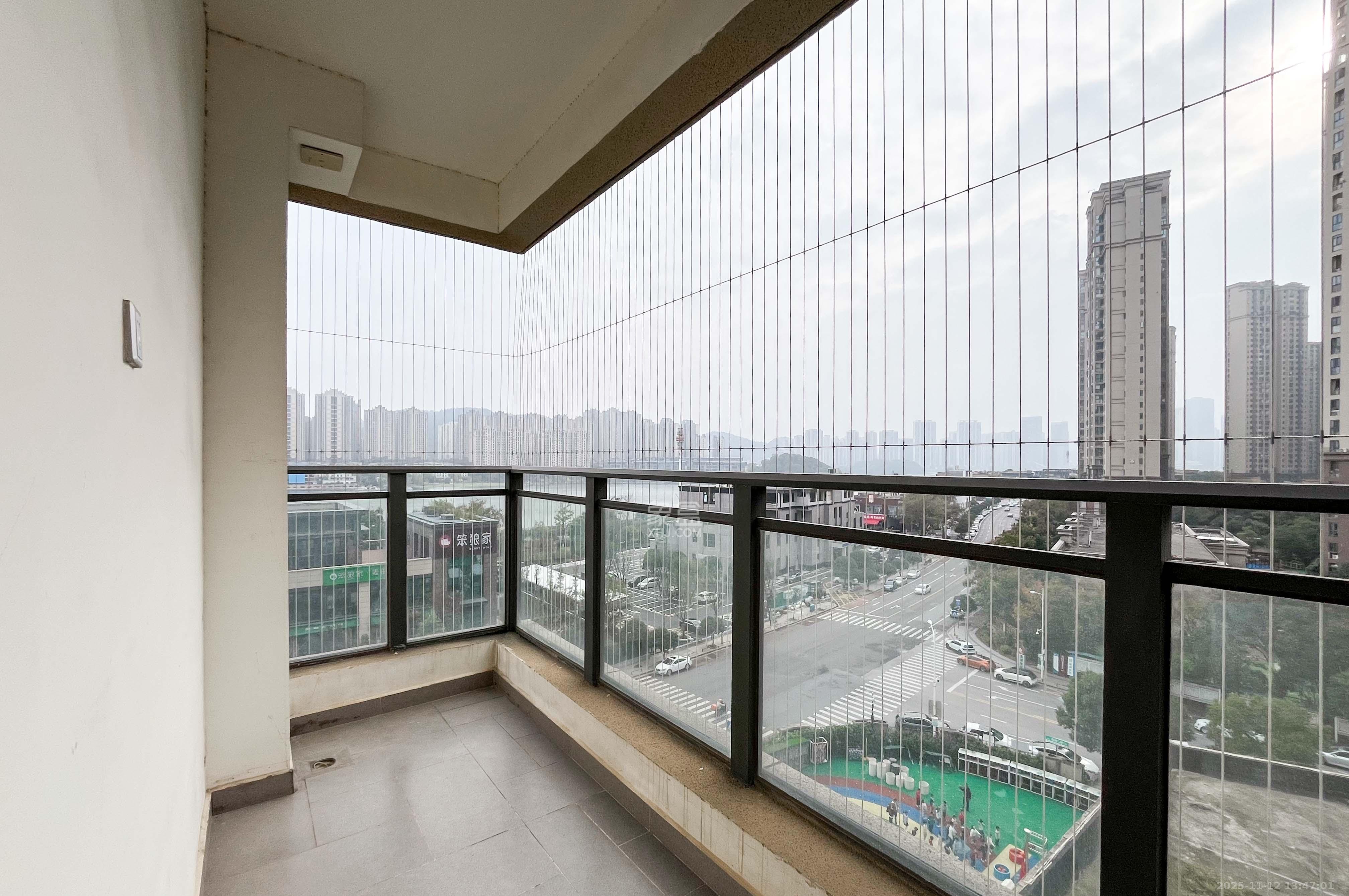 梅溪湖金茂府(金茂广场)(金茂览秀城) 1室2厅3卫 372.0万 梅溪湖金茂府(金茂广场)(金茂览秀城) 1室2厅3卫 372.0万其他