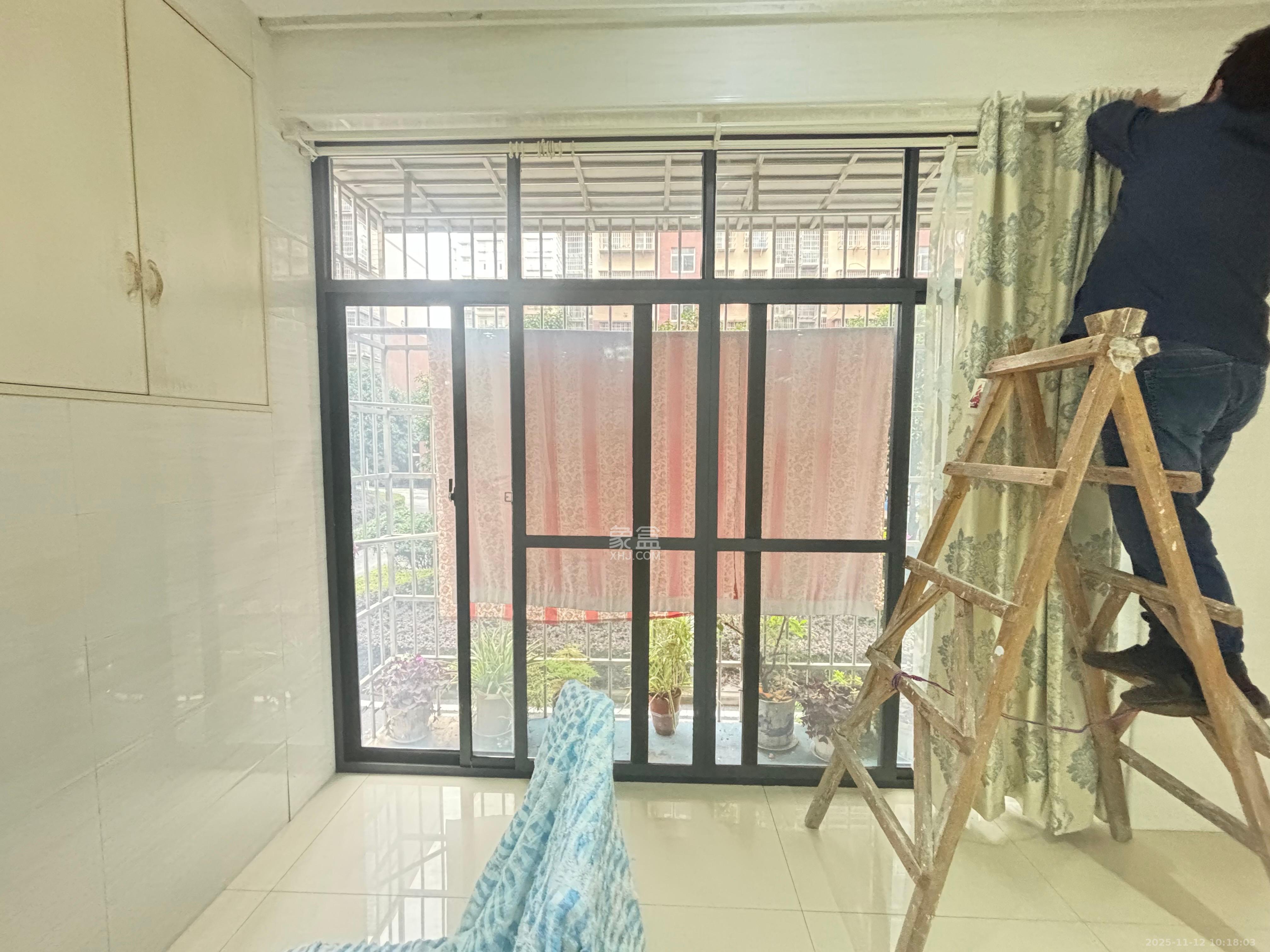 先锋新宇  3室2厅2卫    2500.0元/月室内图