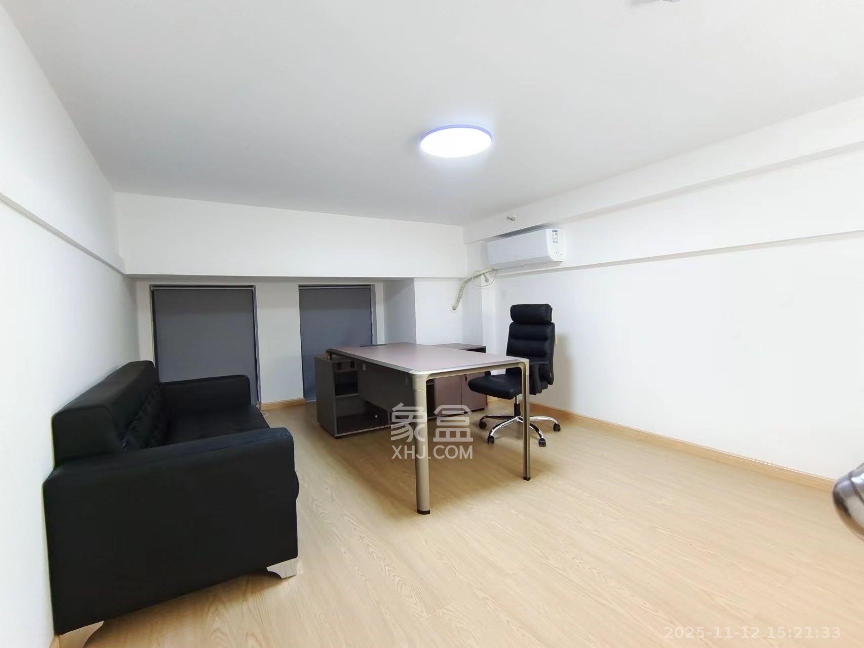 华润置地广场二期 1室1厅1卫 1600.0元/月 华润置地广场二期 1室1厅1卫 1600.0元/月室内图