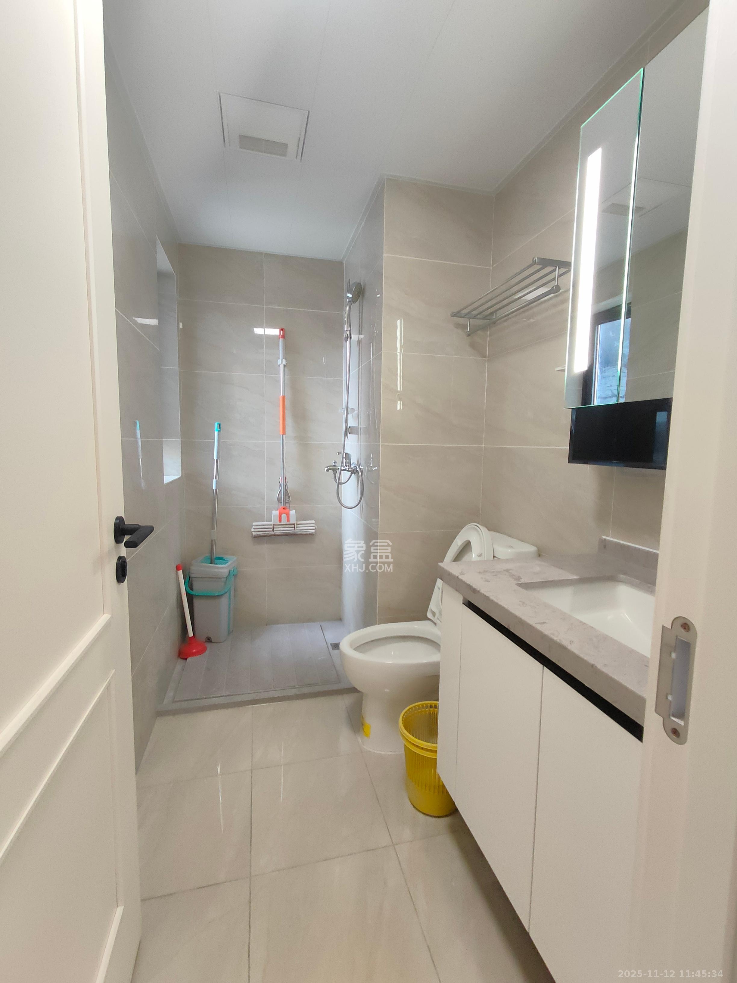 万科金色梦想C区  3室2厅2卫    2800.0元/月室内图