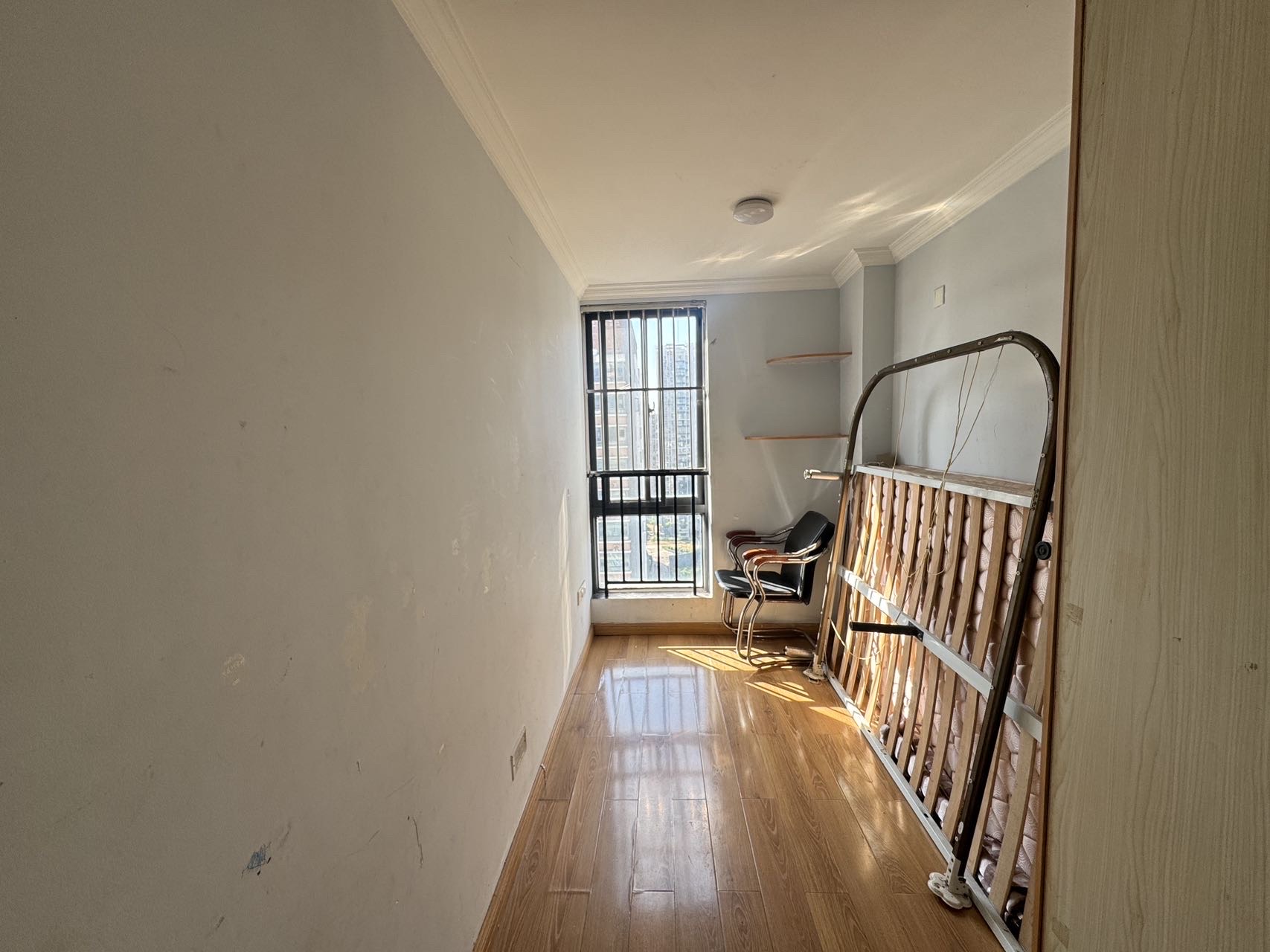 锦地翰城一期  3室2厅2卫    135.0万客厅