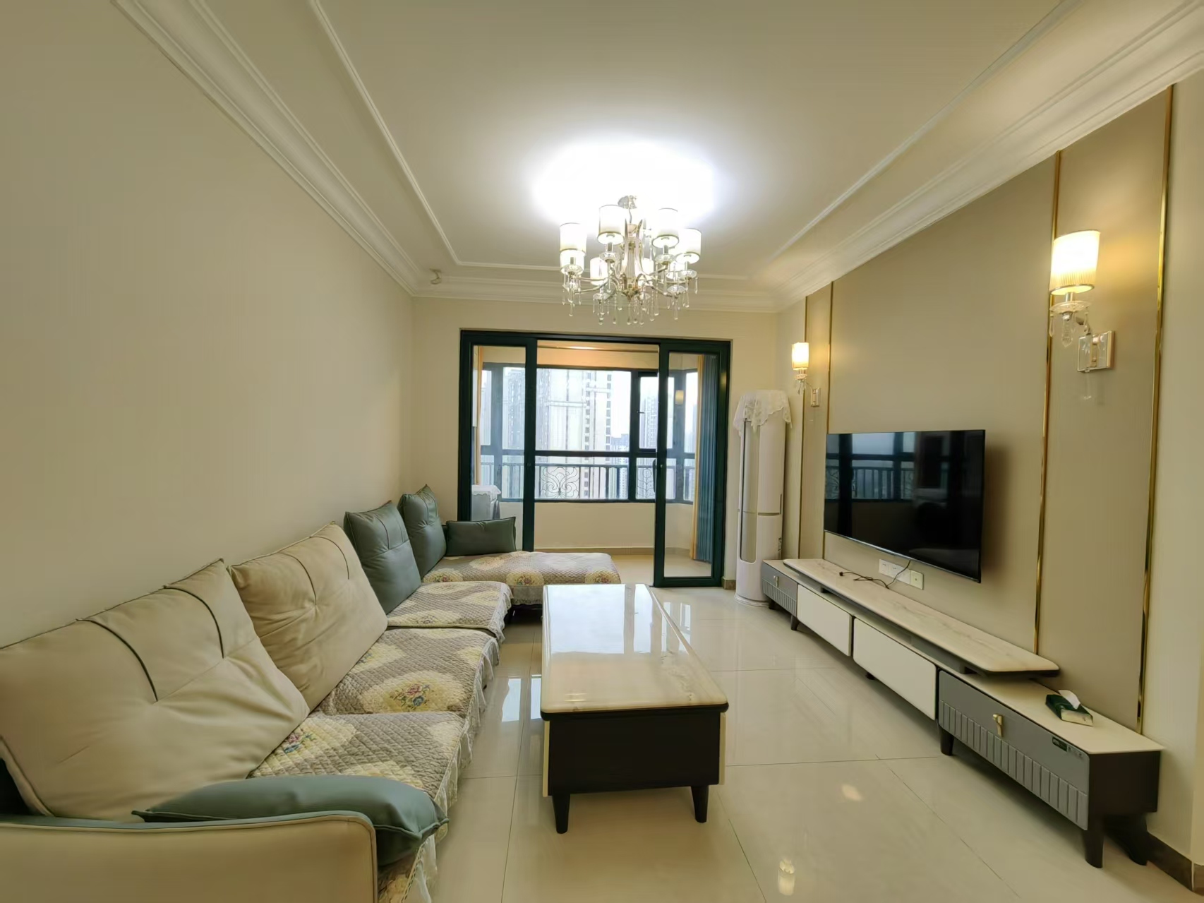 恒大绿洲  2室2厅1卫    2000.0元/月室内图