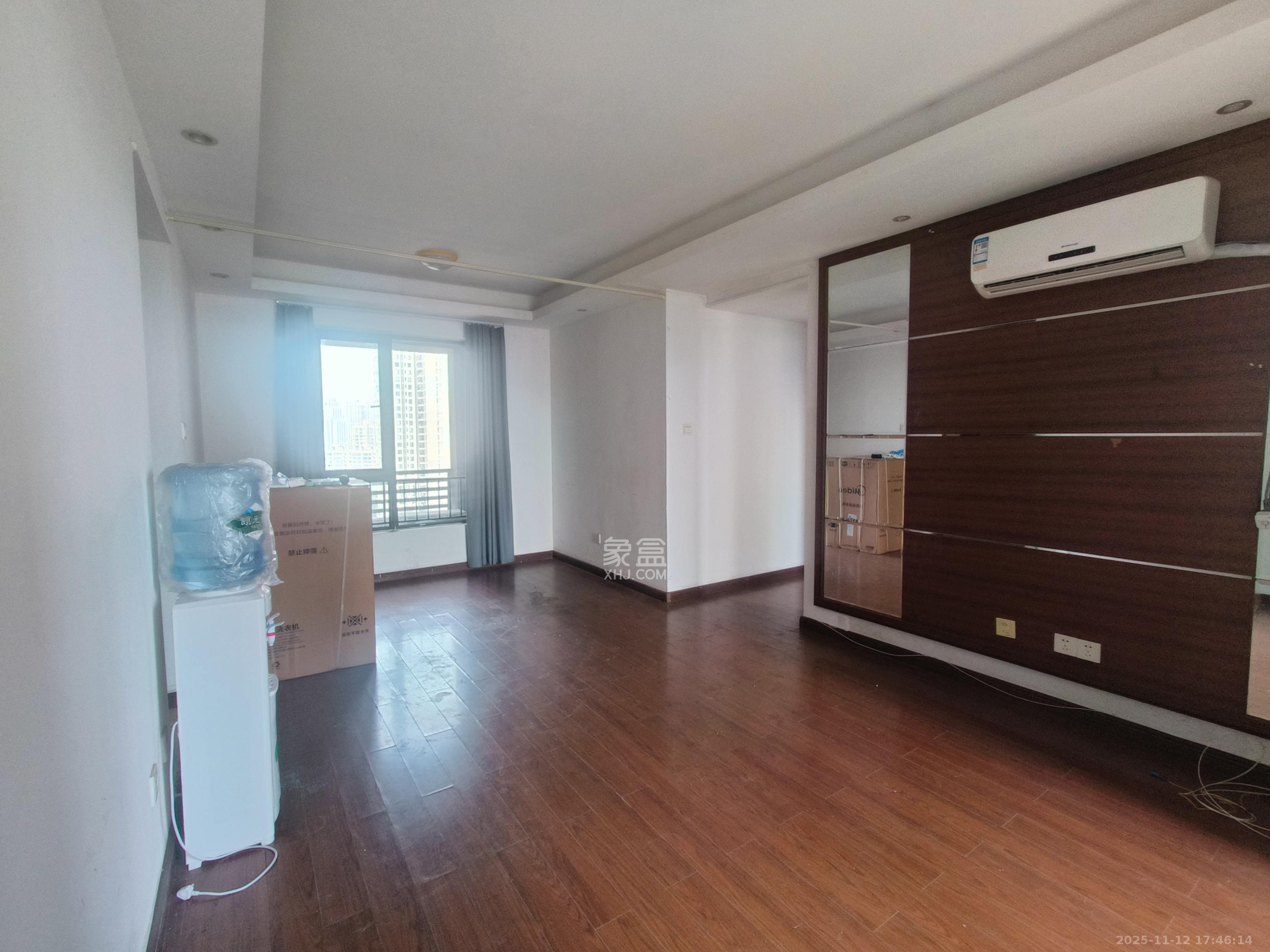 万科城  3室2厅1卫    2500.0元/月室内图