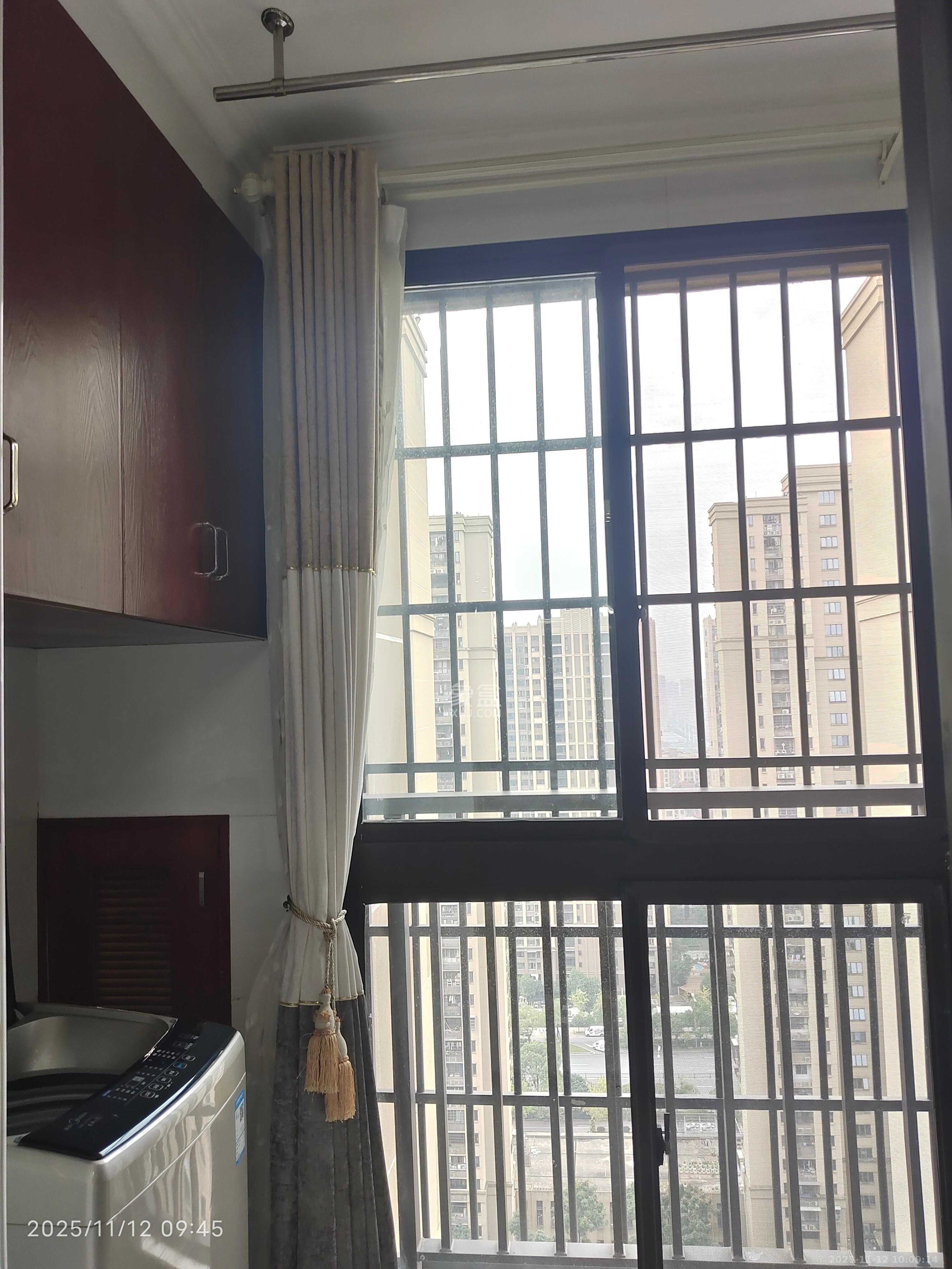 华润置地广场一期 3室2厅1卫 2000.0元/月 华润置地广场一期 3室2厅1卫 2000.0元/月室内图