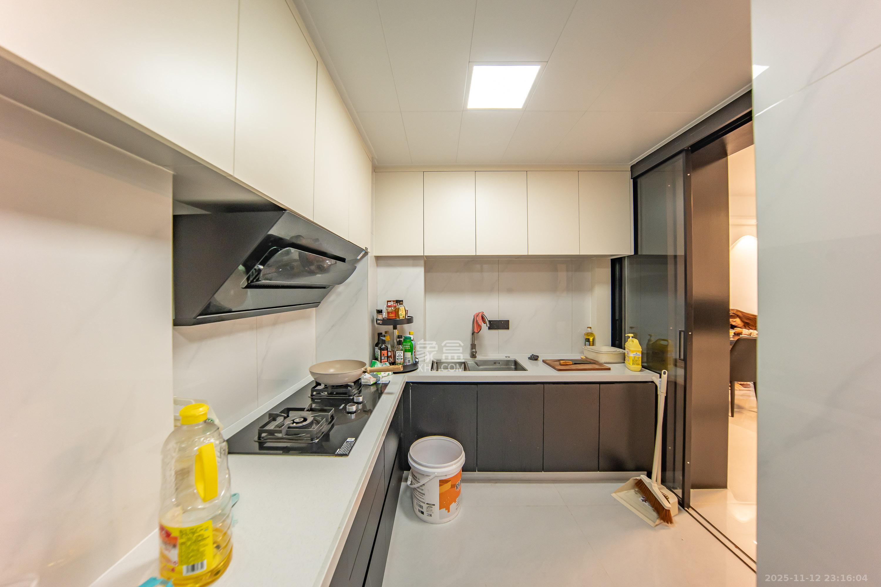 学士翰林苑  1室0厅0卫    55.0万厨房