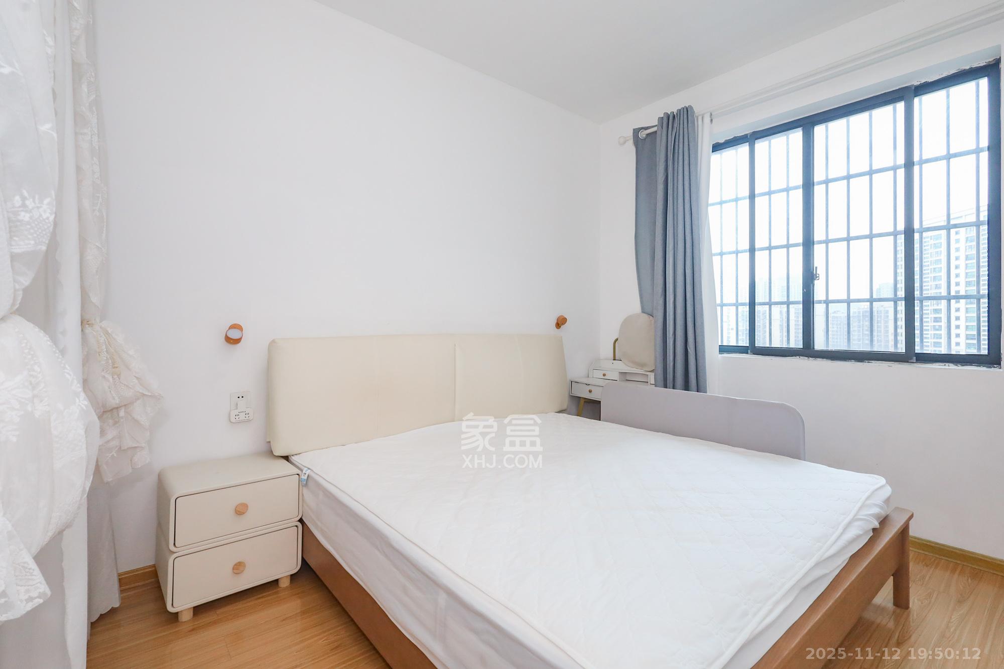 滨江海棠湾  3室2厅1卫    72.0万卧室