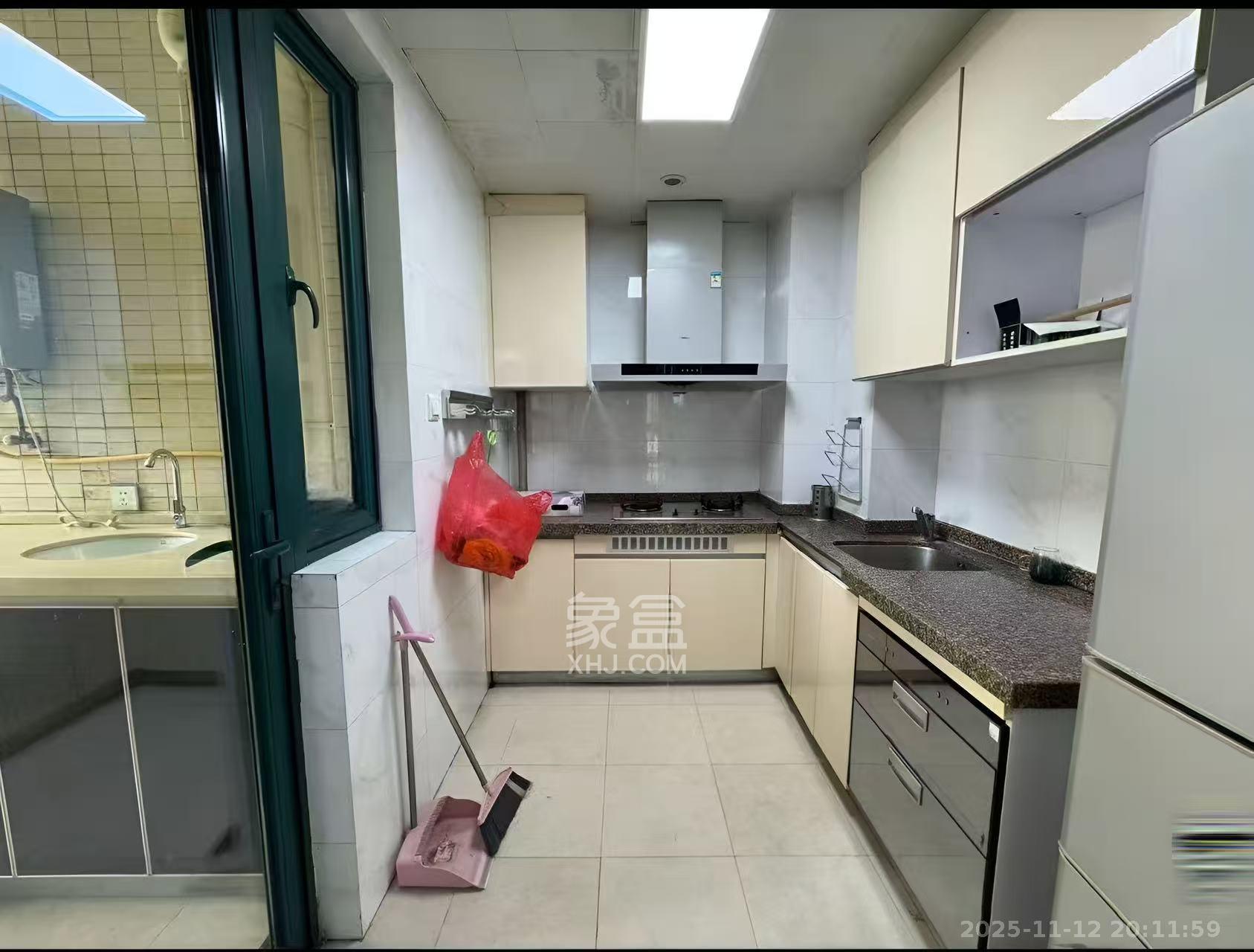 恒大御景湾  2室2厅1卫    2500.0元/月室内图