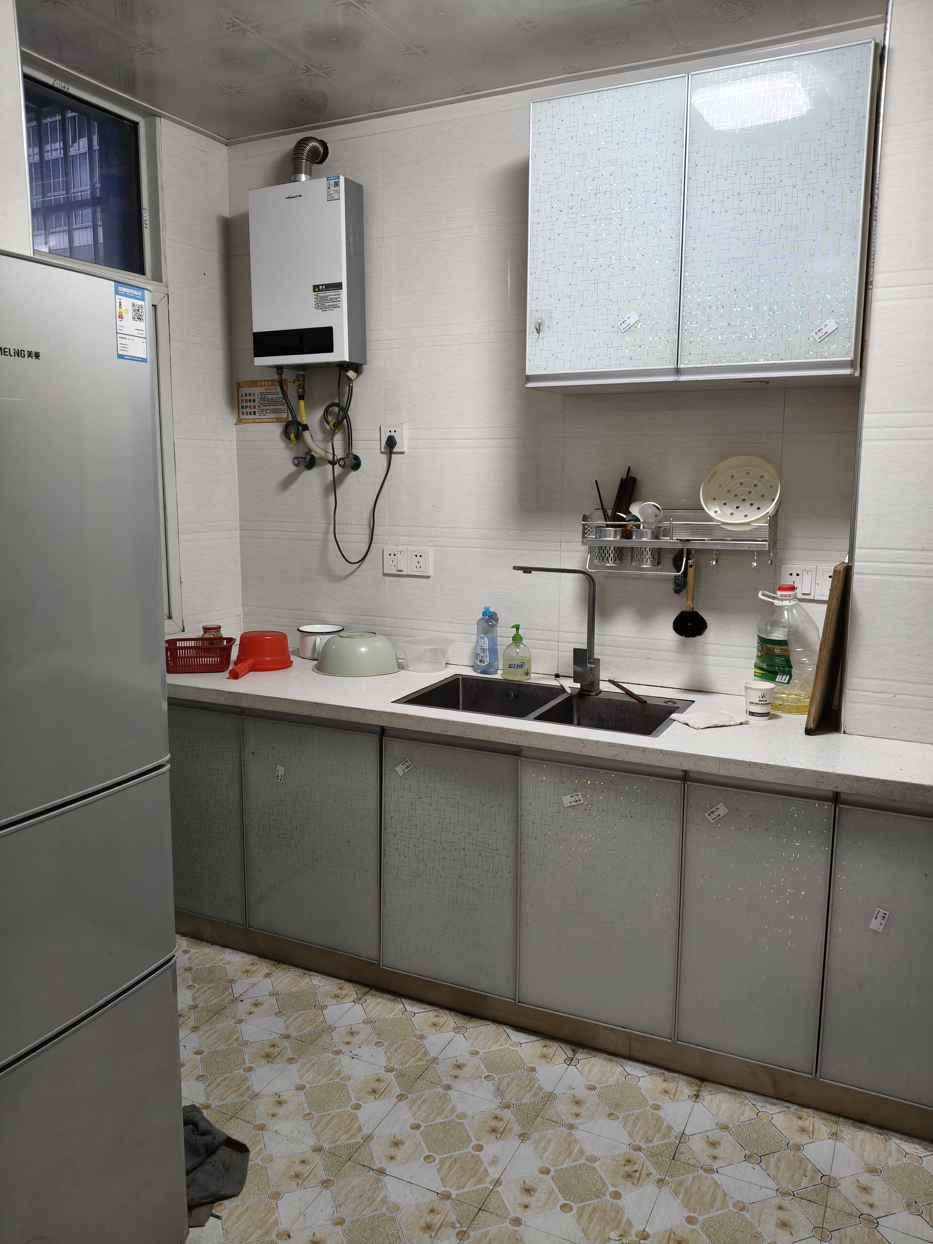 山水名苑 3室2厅1卫 49.8万 山水名苑 3室2厅1卫 49.8万客厅