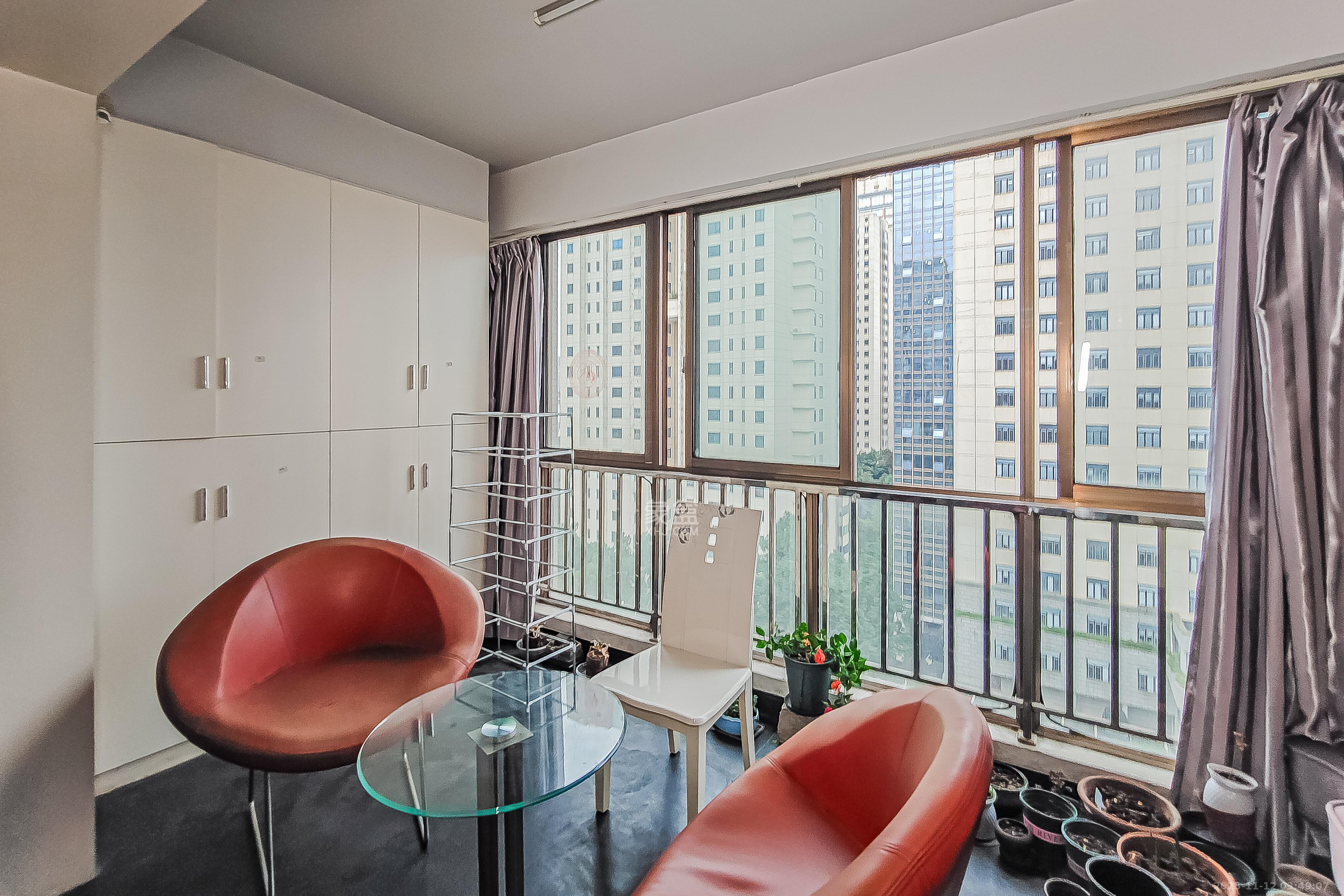 中域蓉城 4室2厅2卫 150.0万 中域蓉城 4室2厅2卫 150.0万阳台