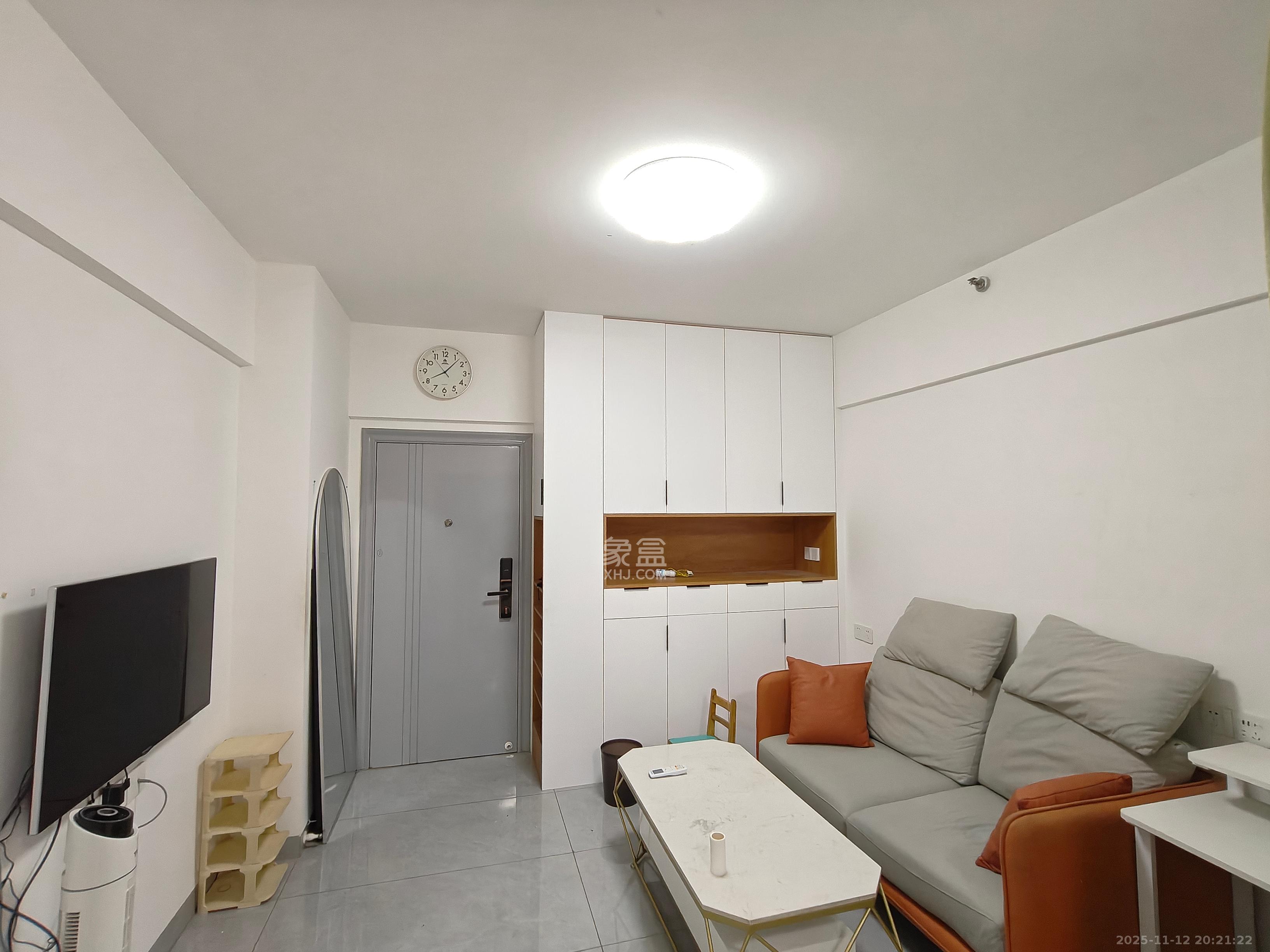 湘域中央 1室1厅1卫 2200.0元/月 湘域中央 1室1厅1卫 2200.0元/月室内图