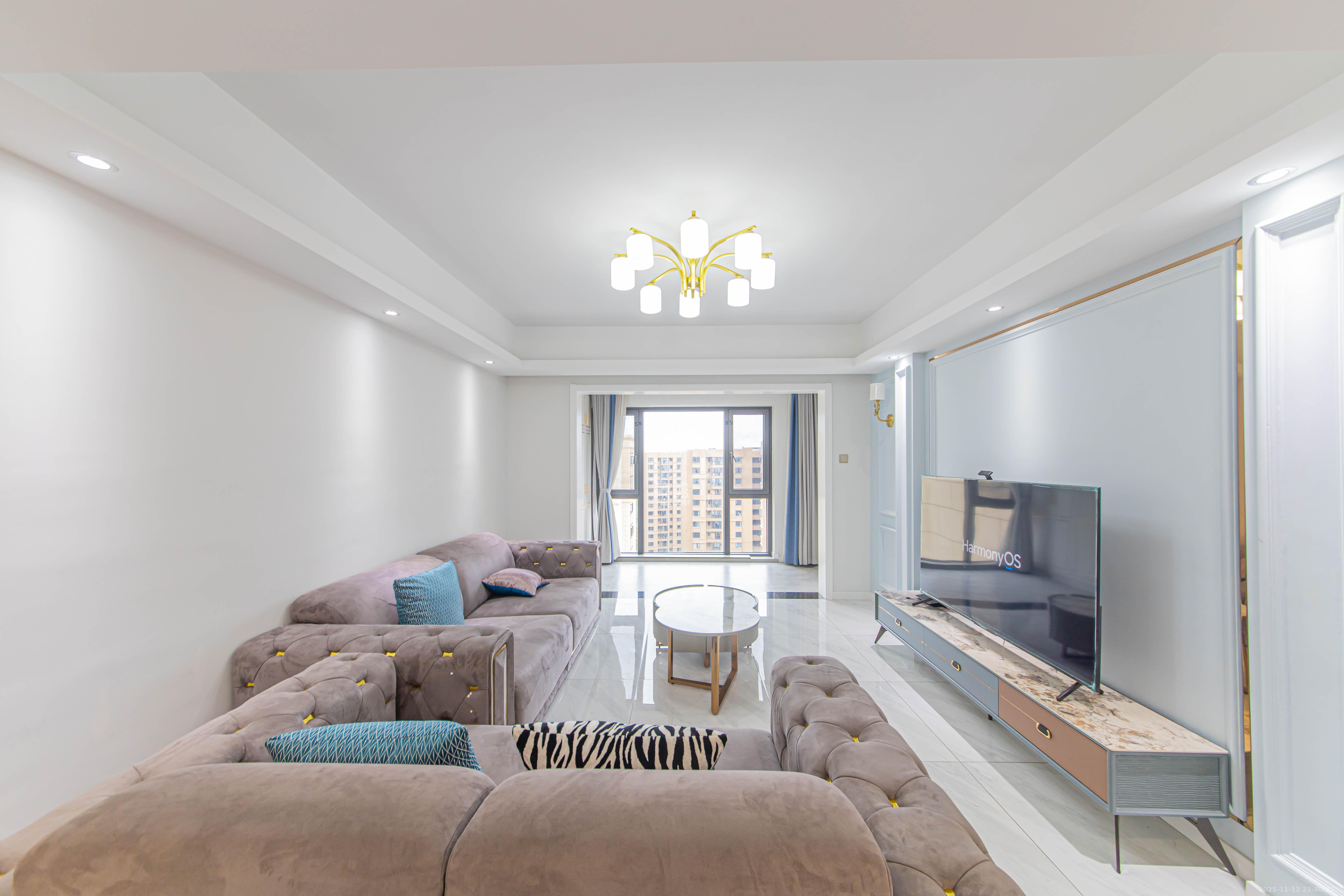 北辰中央公园DF区 4室2厅2卫 140.0万 北辰中央公园DF区 4室2厅2卫 140.0万客厅