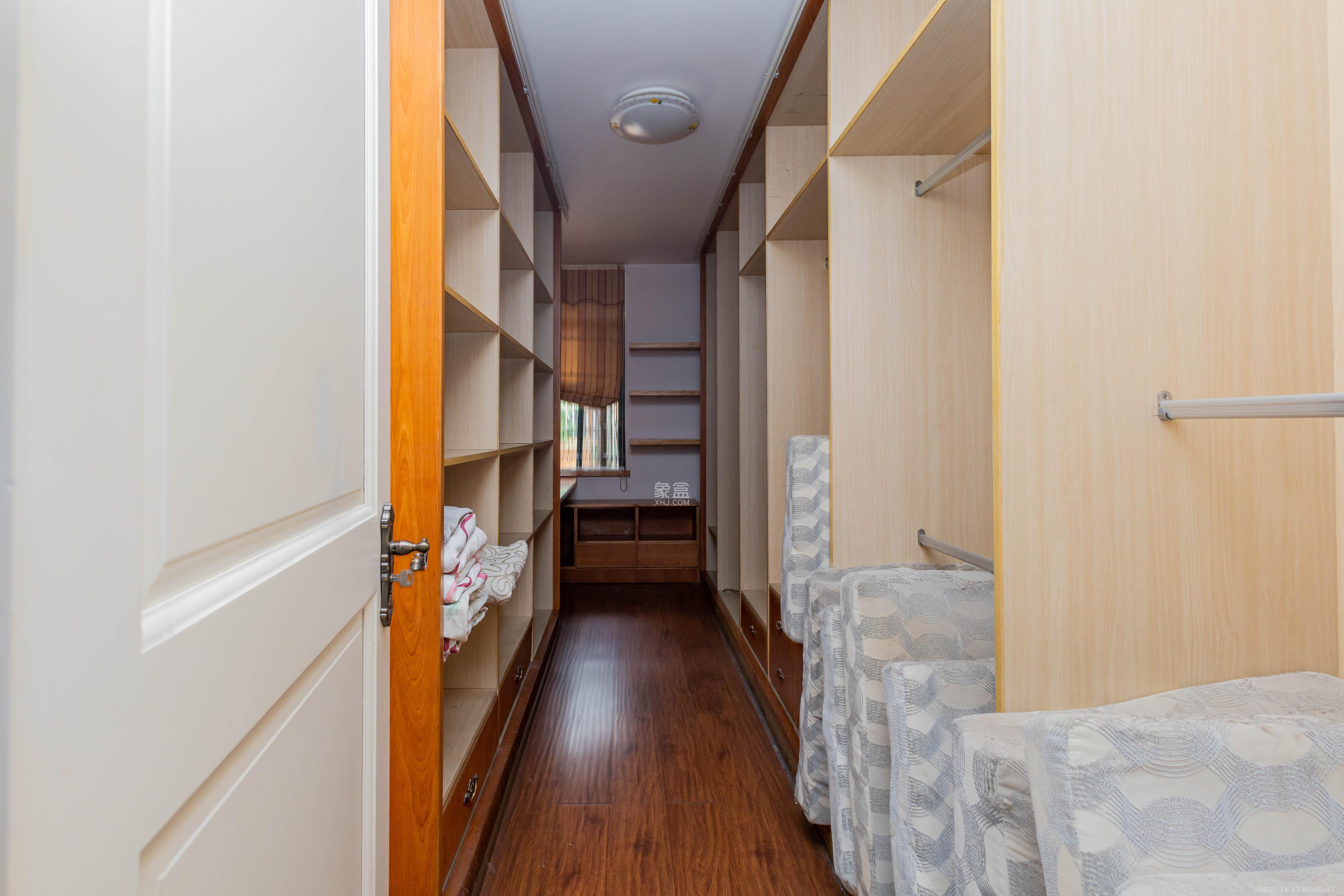 东业早安星城 4室2厅2卫 139.8万 东业早安星城 4室2厅2卫 139.8万卧室