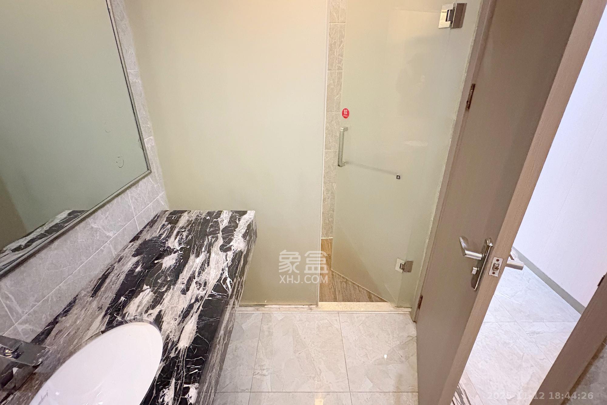 宇成朝阳广场 1室1厅1卫 49.8万 宇成朝阳广场 1室1厅1卫 49.8万卫生间