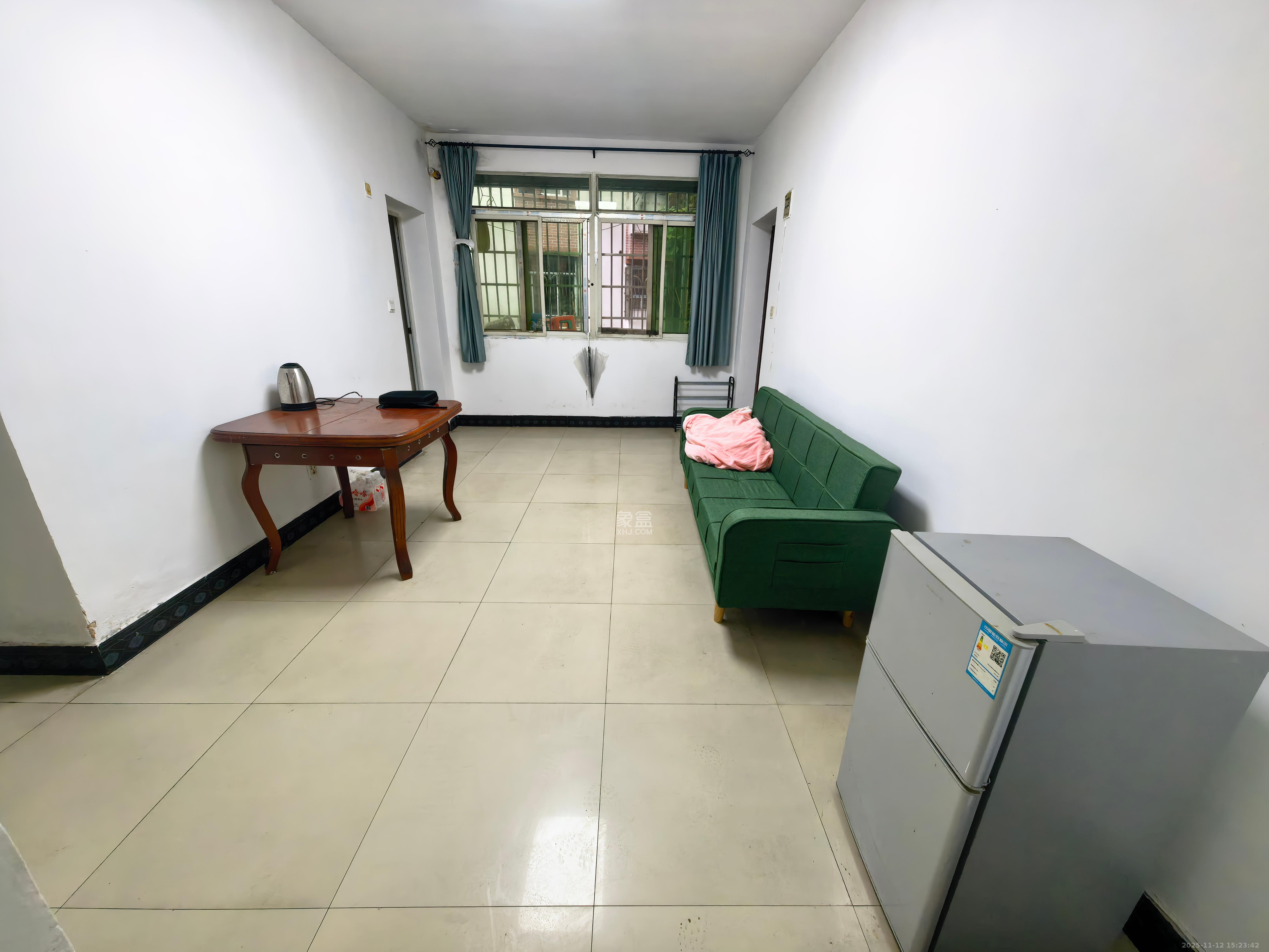 识字里社区 2室1厅1卫 1550.0元/月 识字里社区 2室1厅1卫 1550.0元/月室内图