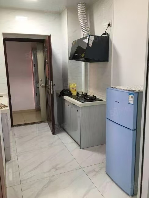 绿地城玺园 1室1厅1卫 37.0万 绿地城玺园 1室1厅1卫 37.0万客厅