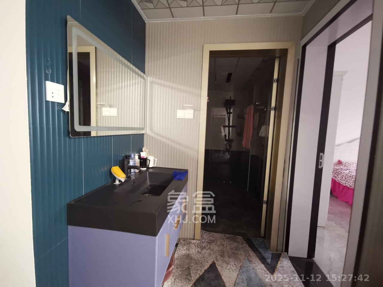 半山壹号 2室2厅1卫 2800.0元/月 半山壹号 2室2厅1卫 2800.0元/月室内图