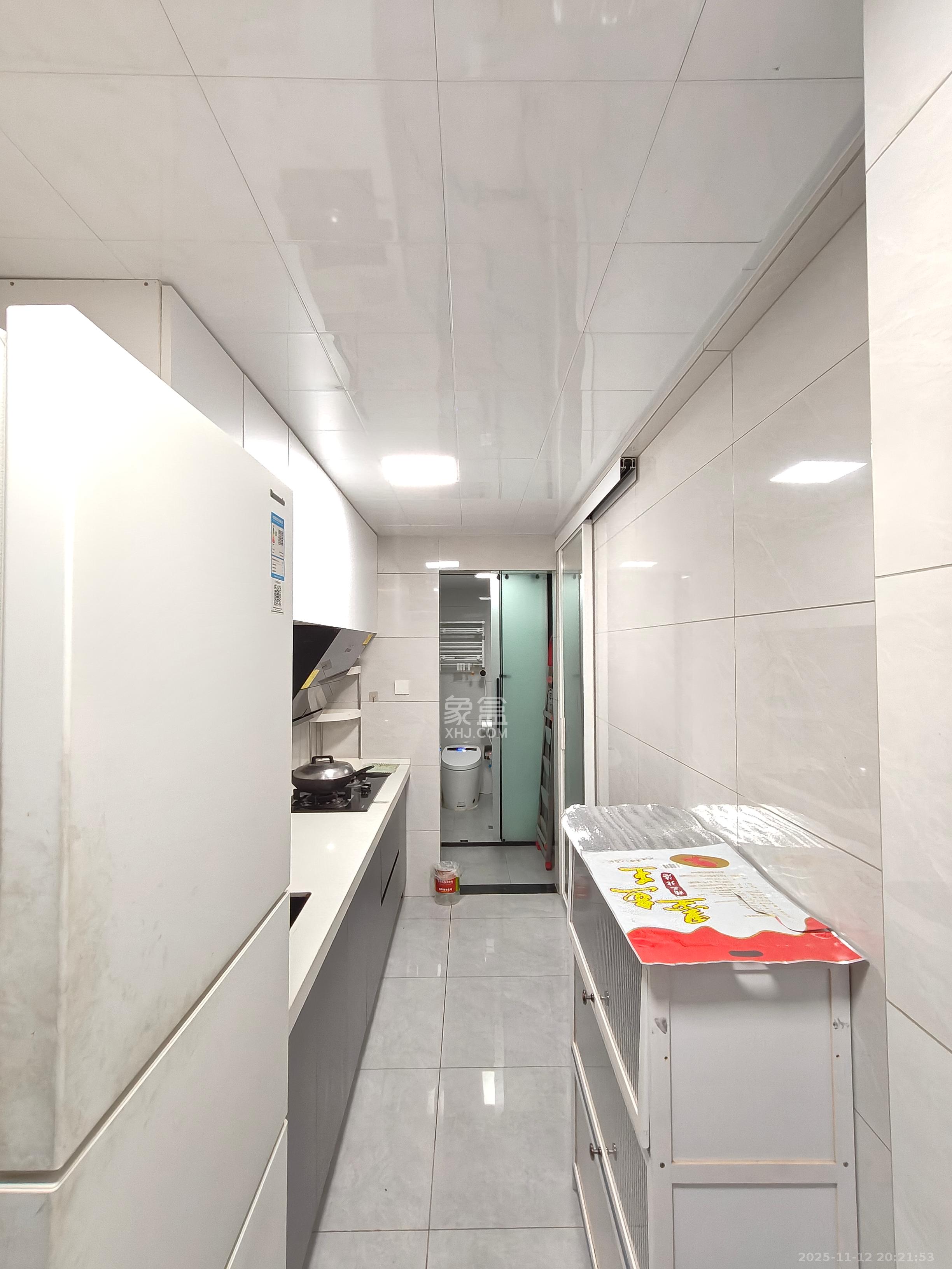 湘域中央  1室1厅1卫    2200.0元/月室内图