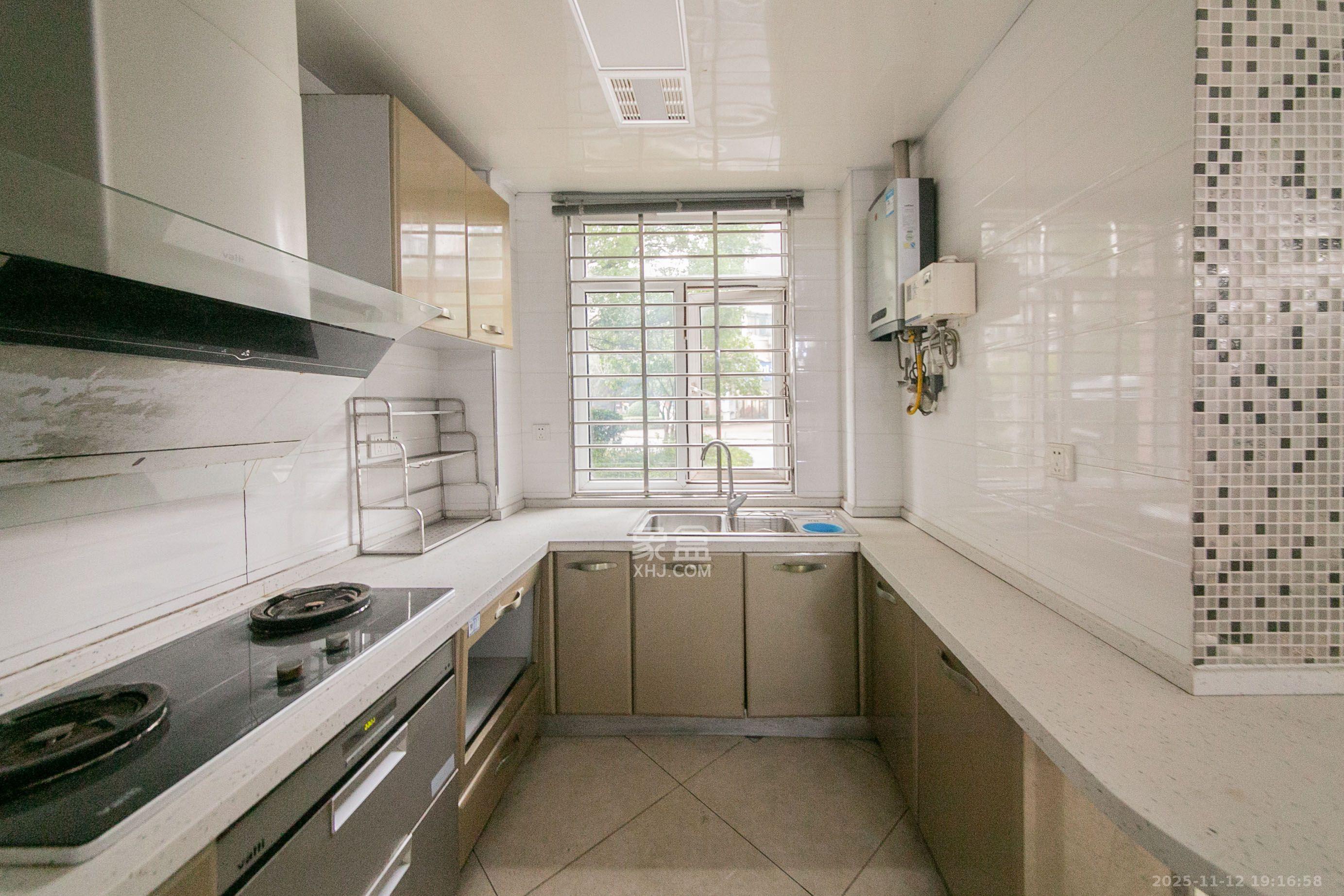 山语城一期 3室2厅2卫 2000.0元/月 山语城一期 3室2厅2卫 2000.0元/月室内图