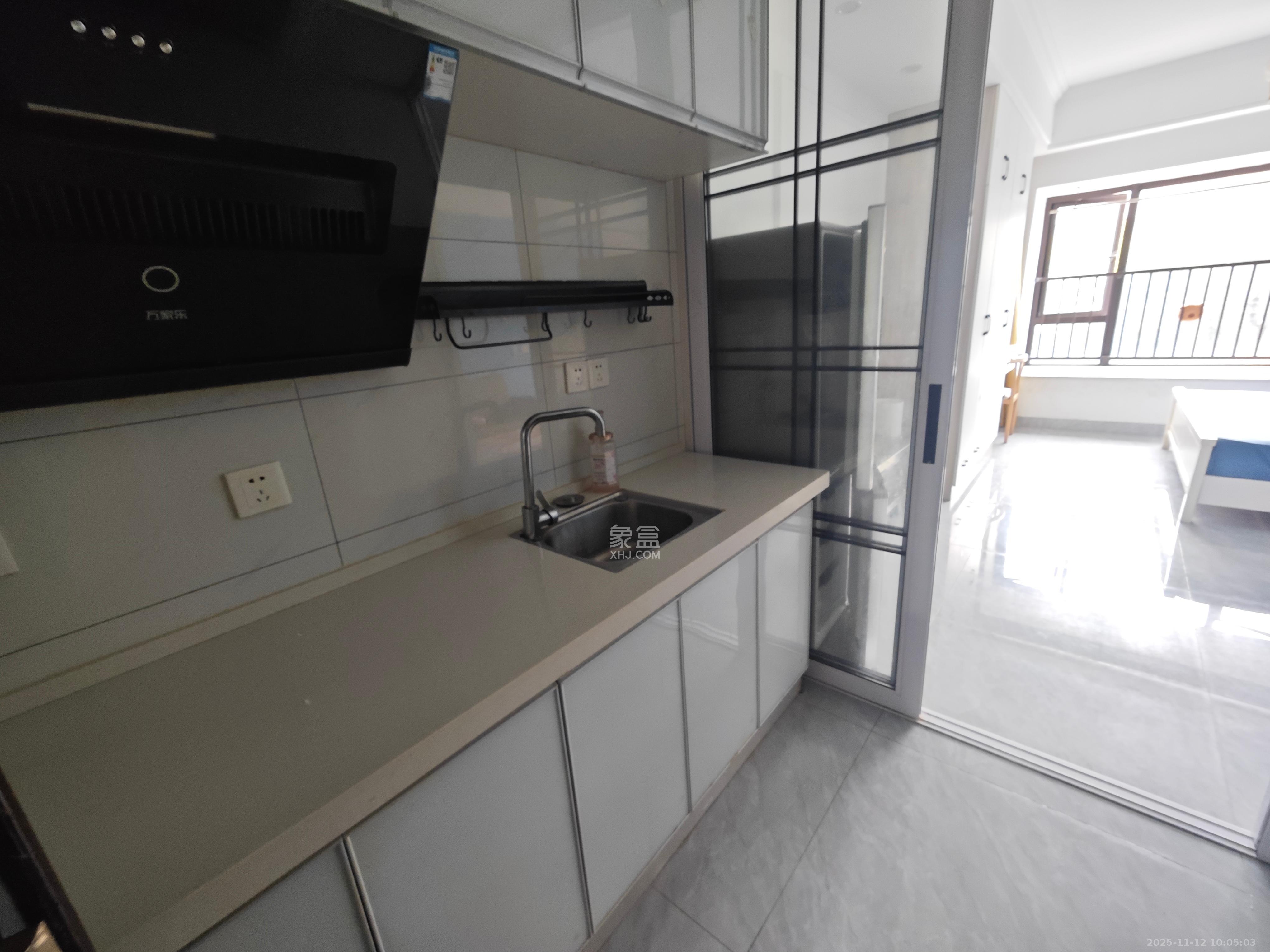 奥园城市天骄一期  1室1厅1卫    1800.0元/月