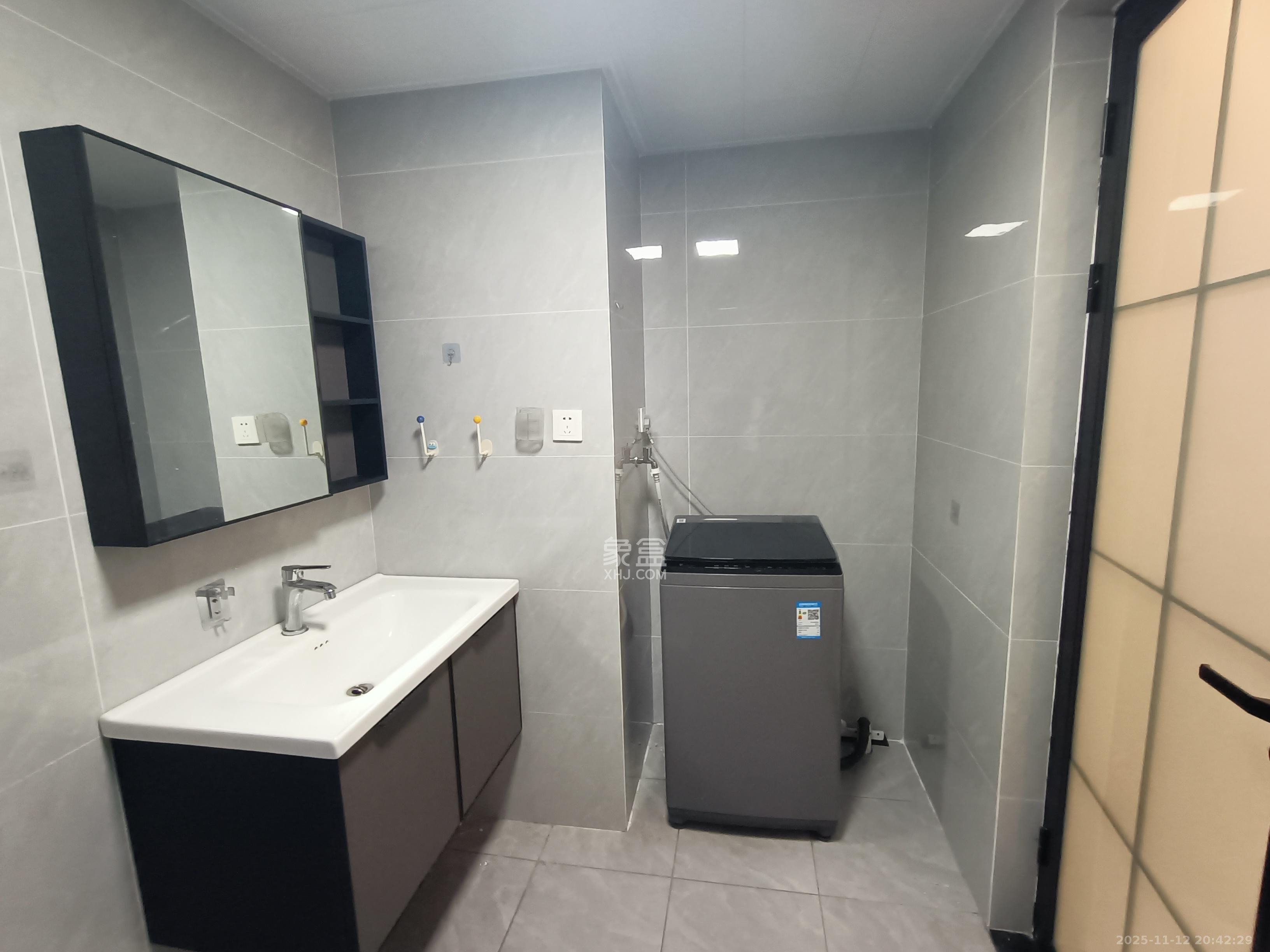 福晟钱隆国际（晟冉景苑）  1室1厅1卫    1500.0元/月室内图