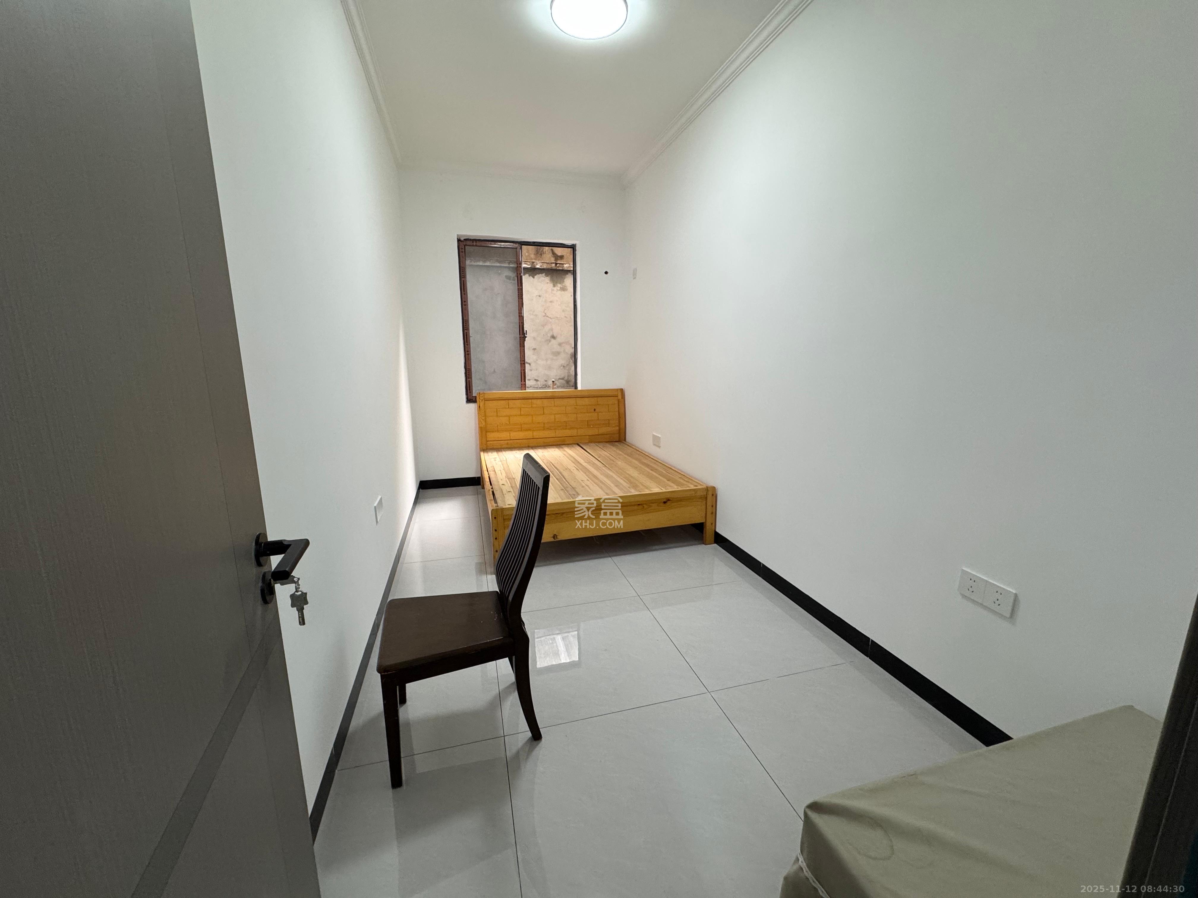 西牌楼商业局宿舍  3室1厅1卫    3200.0元/月室内图