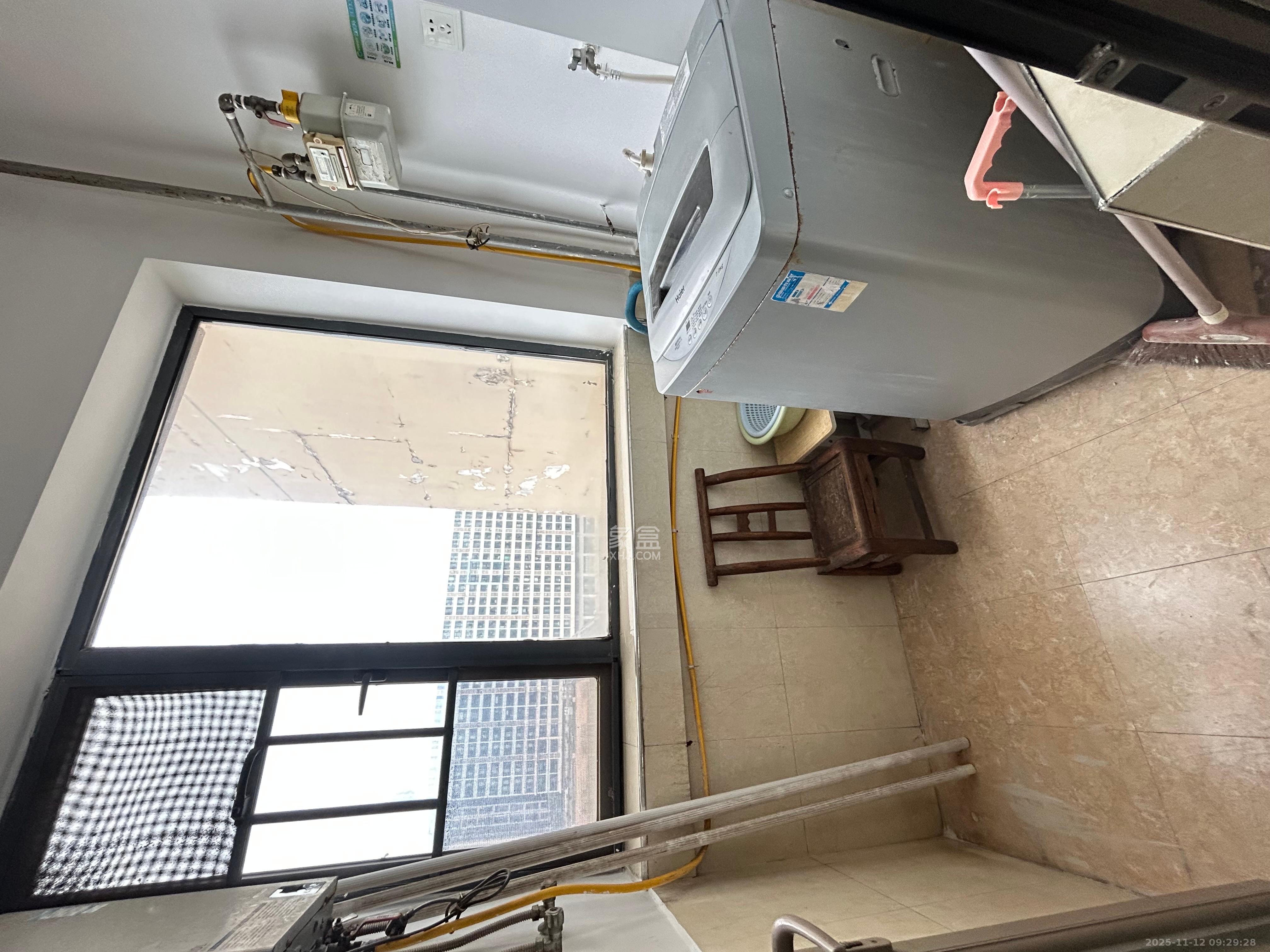 怡海星城  3室2厅1卫    2100.0元/月室内图