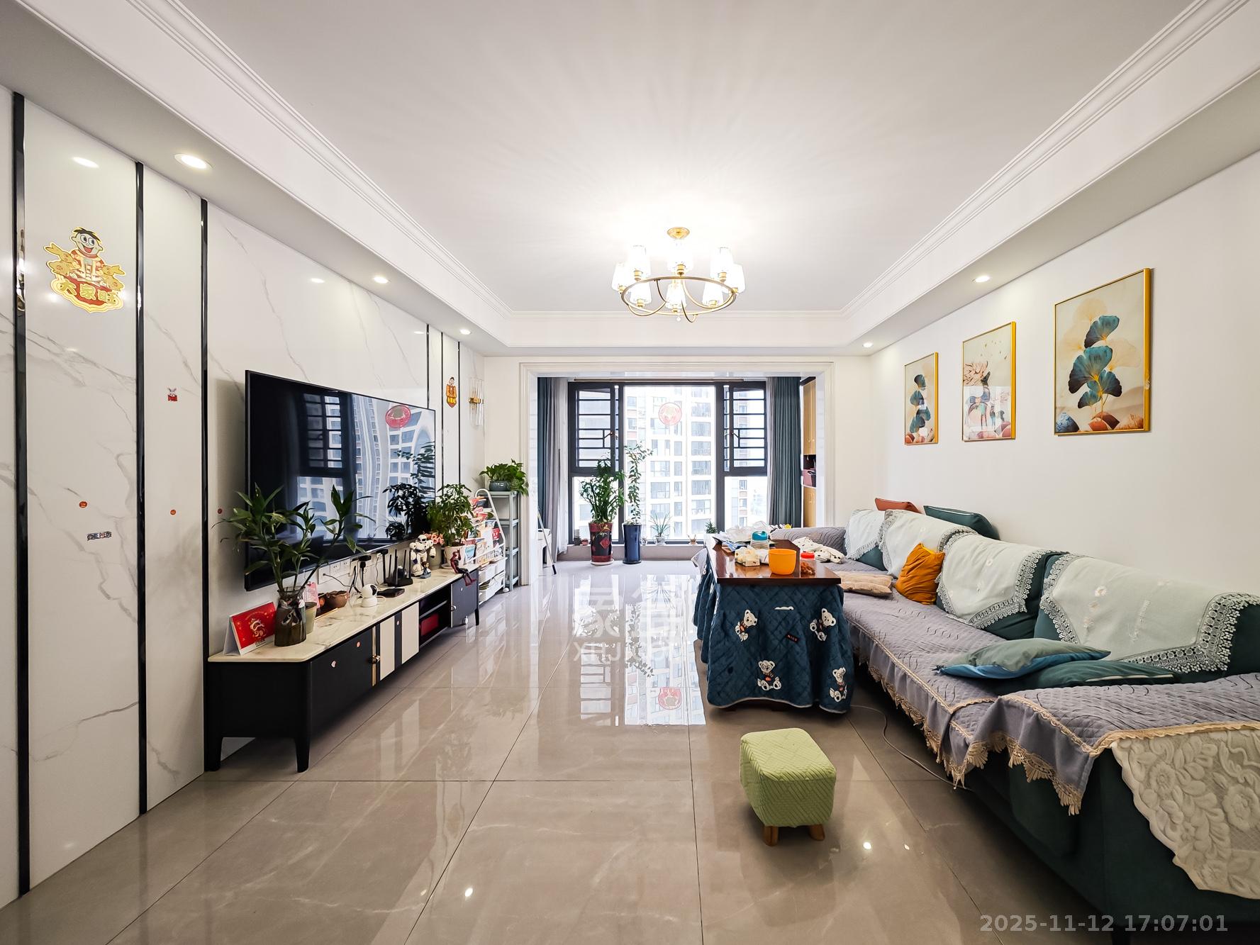 福晟钱隆国际（晟冉景苑）  4室2厅2卫    140.0万