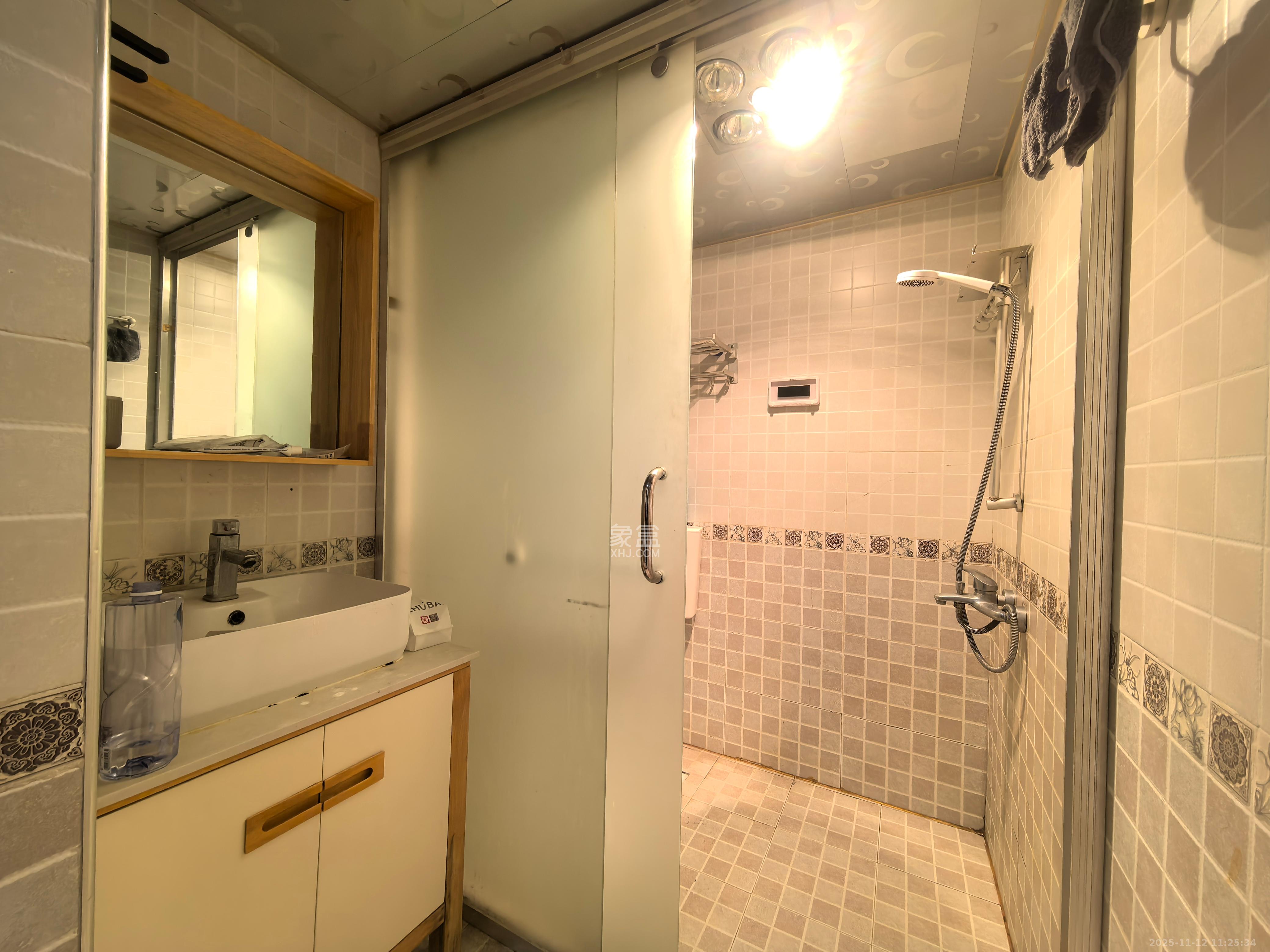 山水湾  1室1厅1卫    1450.0元/月室内图1