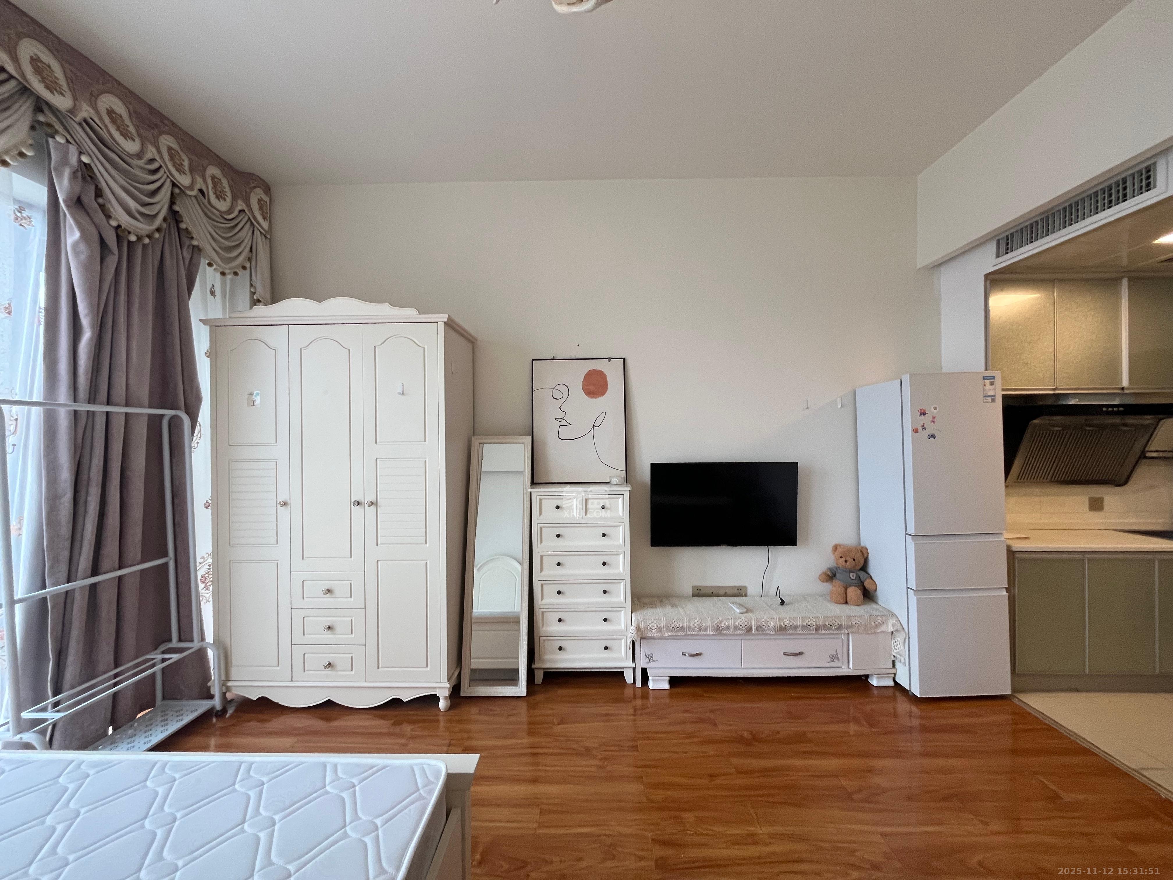 红橡华园(菲莎公馆)  1室1厅1卫    1500.0元/月室内图1