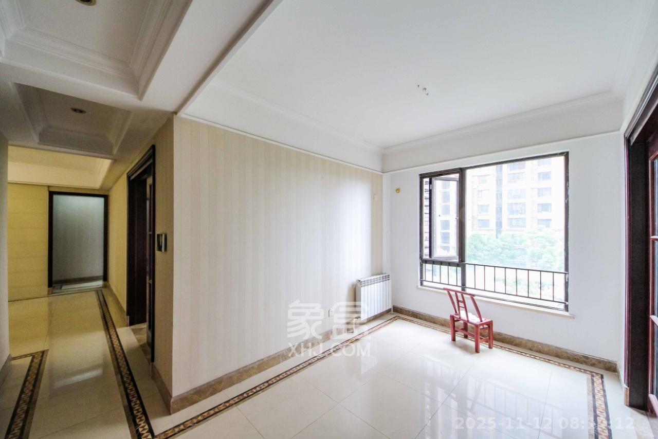 中海国际一期  4室2厅2卫    2100.0元/月室内图